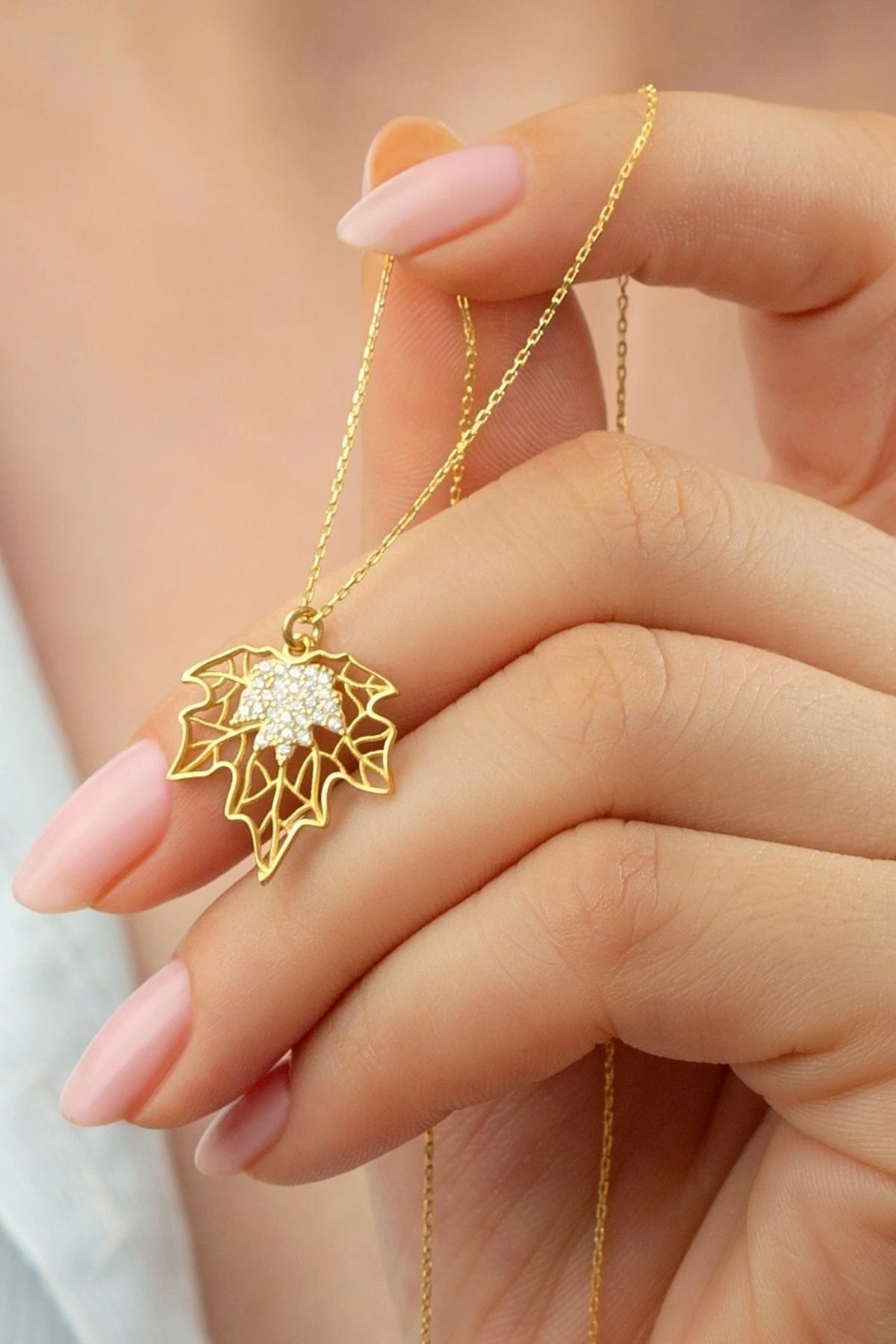 Gümüş Çınar Yaprağı Kolye