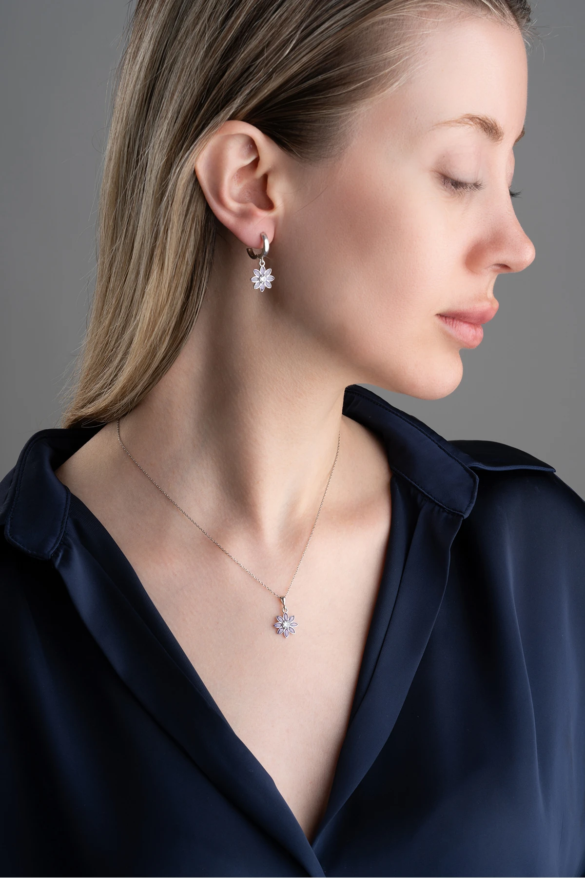 Gümüş Işıklı Kutu Mor Taşlı Lotus Takı (Kolye-Küpe) Seti