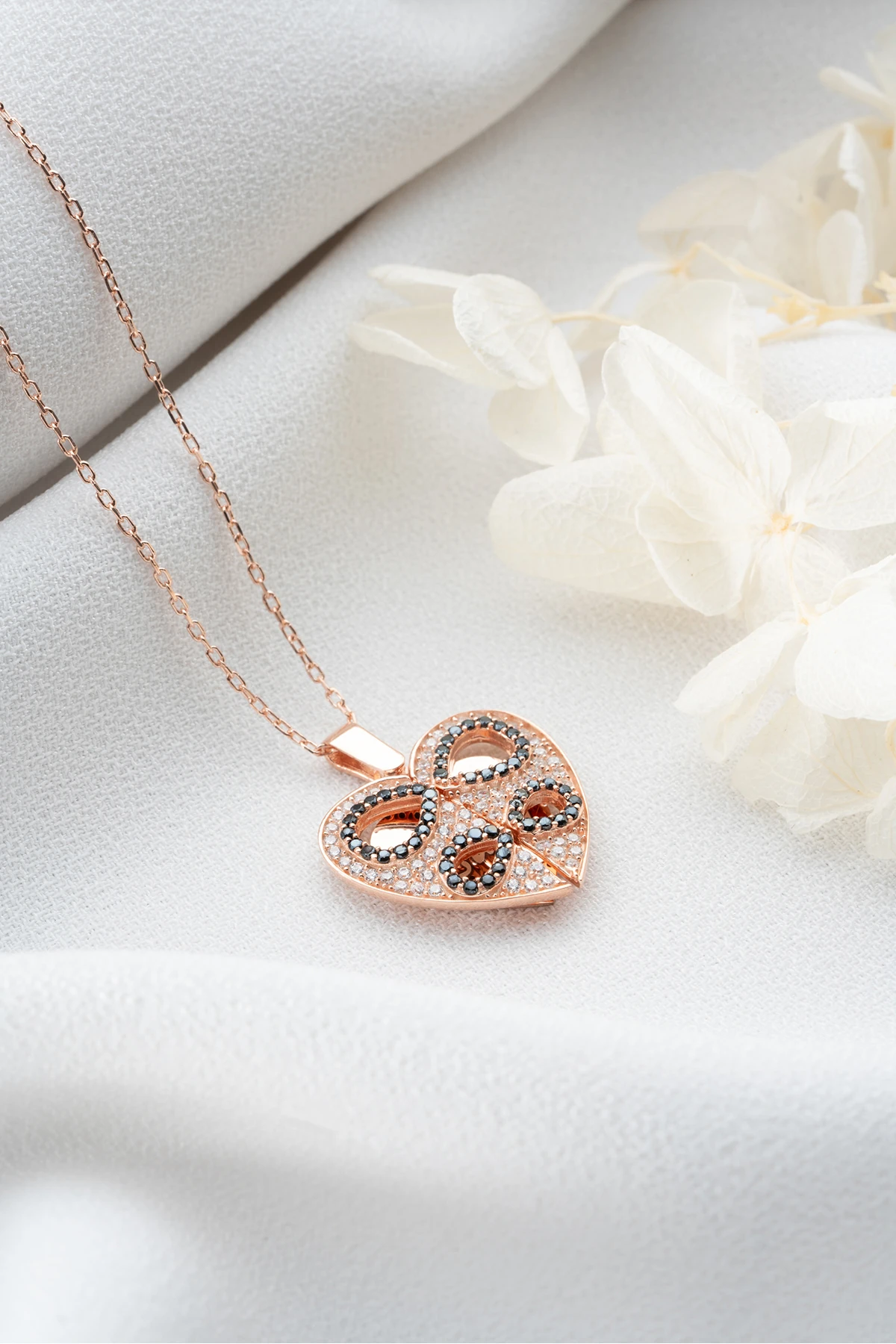 Gümüş Açılabilen İsimli Kalp Kolye