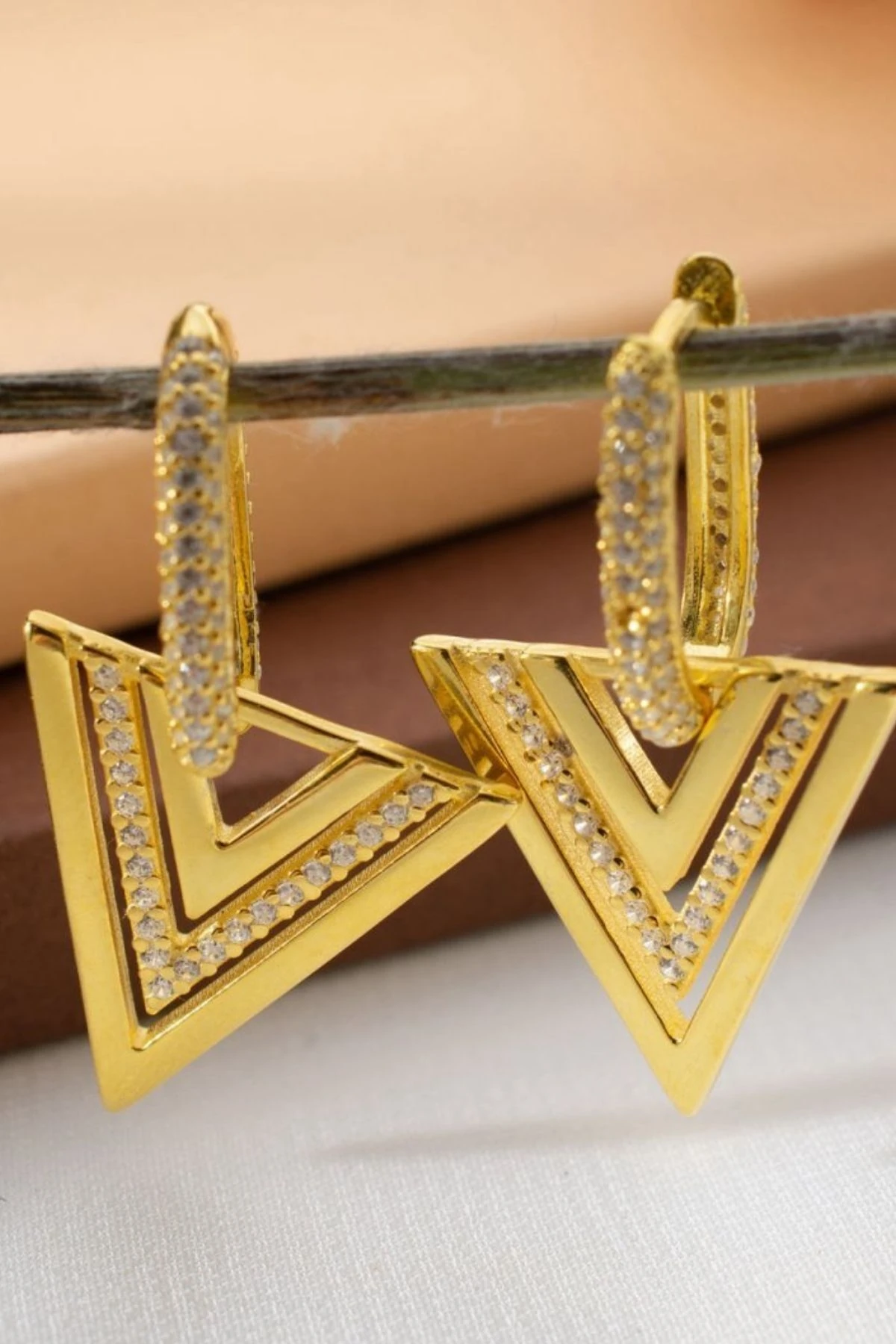 Gümüş Elegant Üçgen Küpe