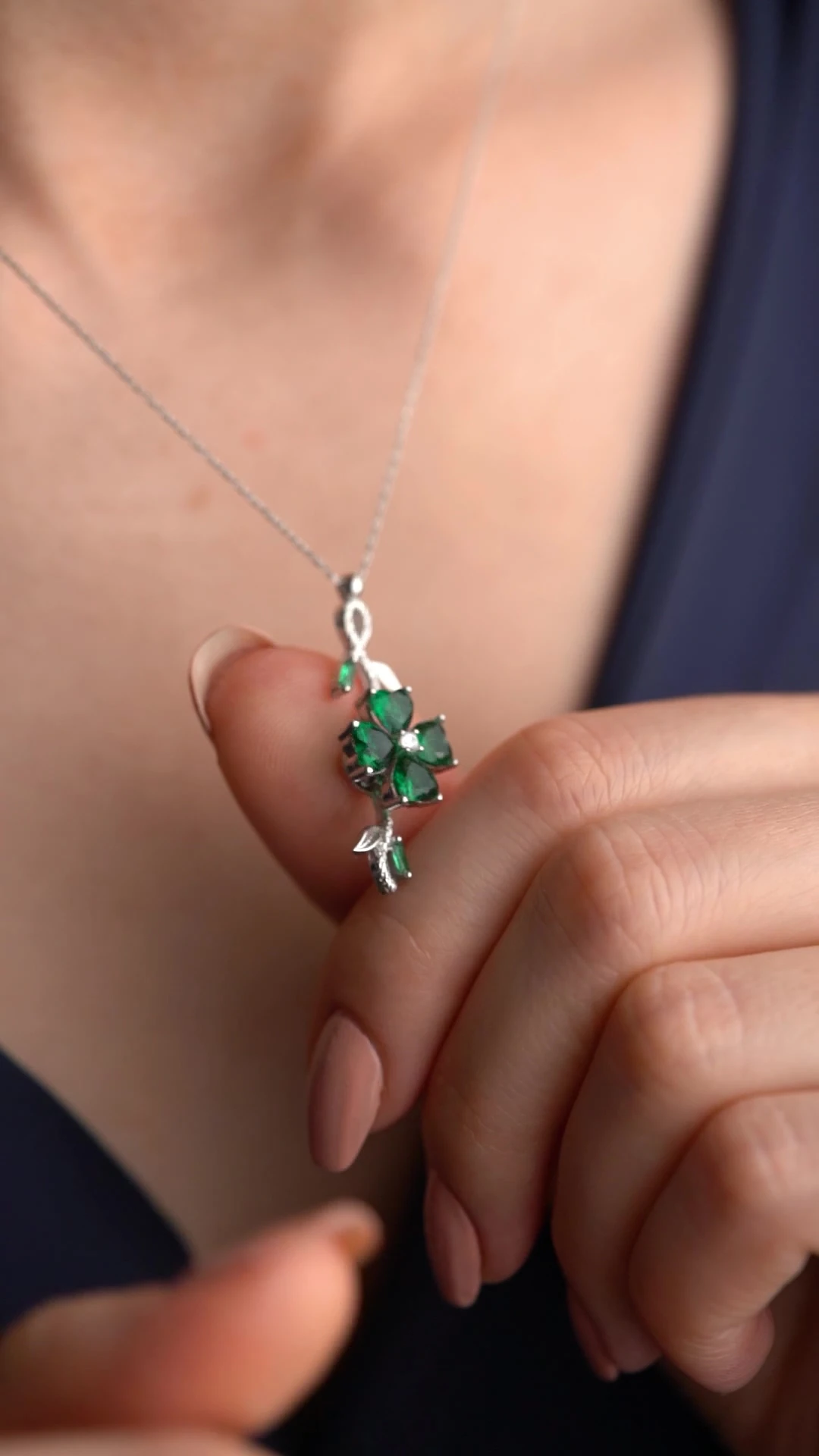 Gümüş Dönen Çiçek Kolye