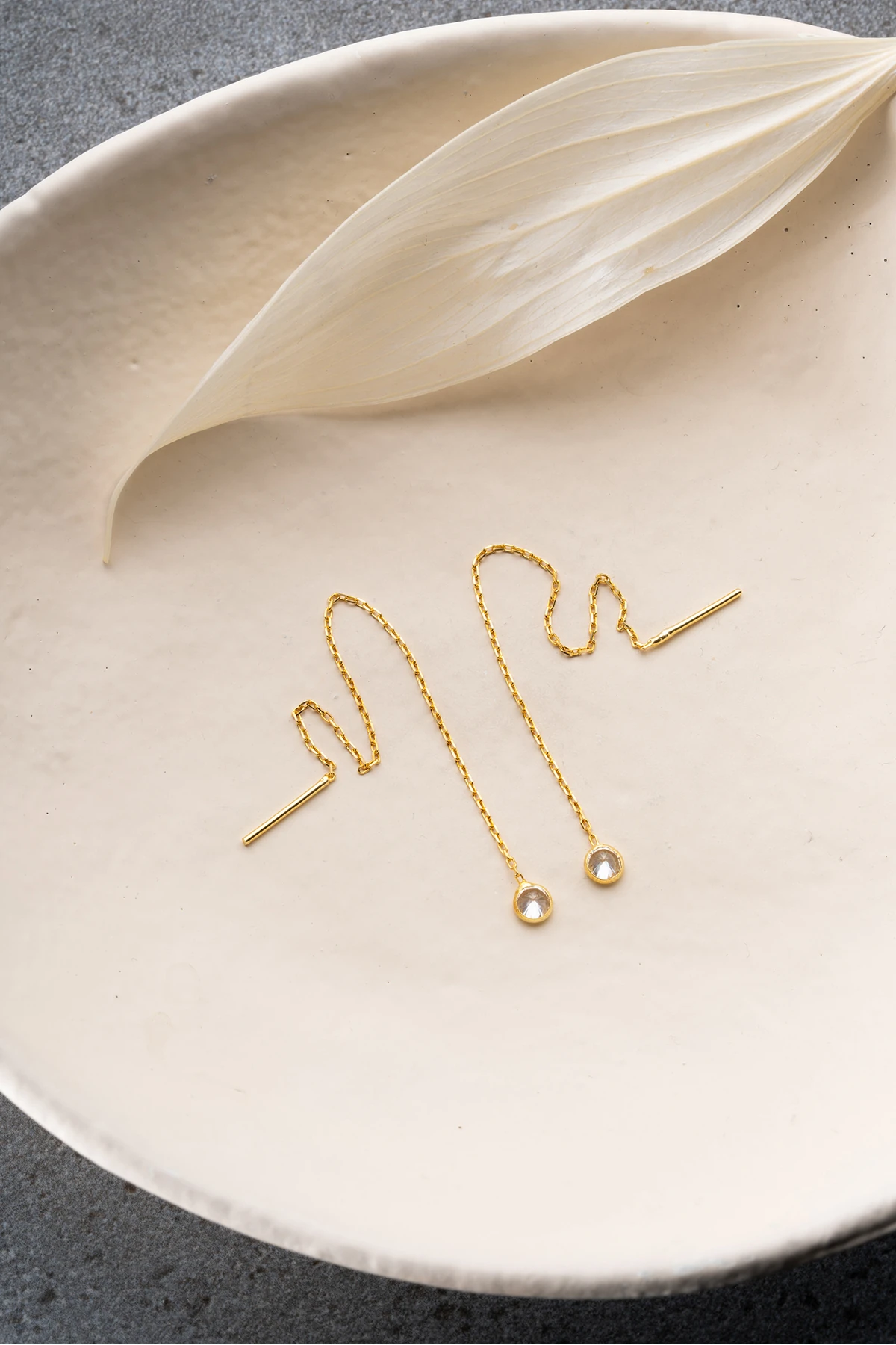 Gümüş Tek Taş Zincir Küpe