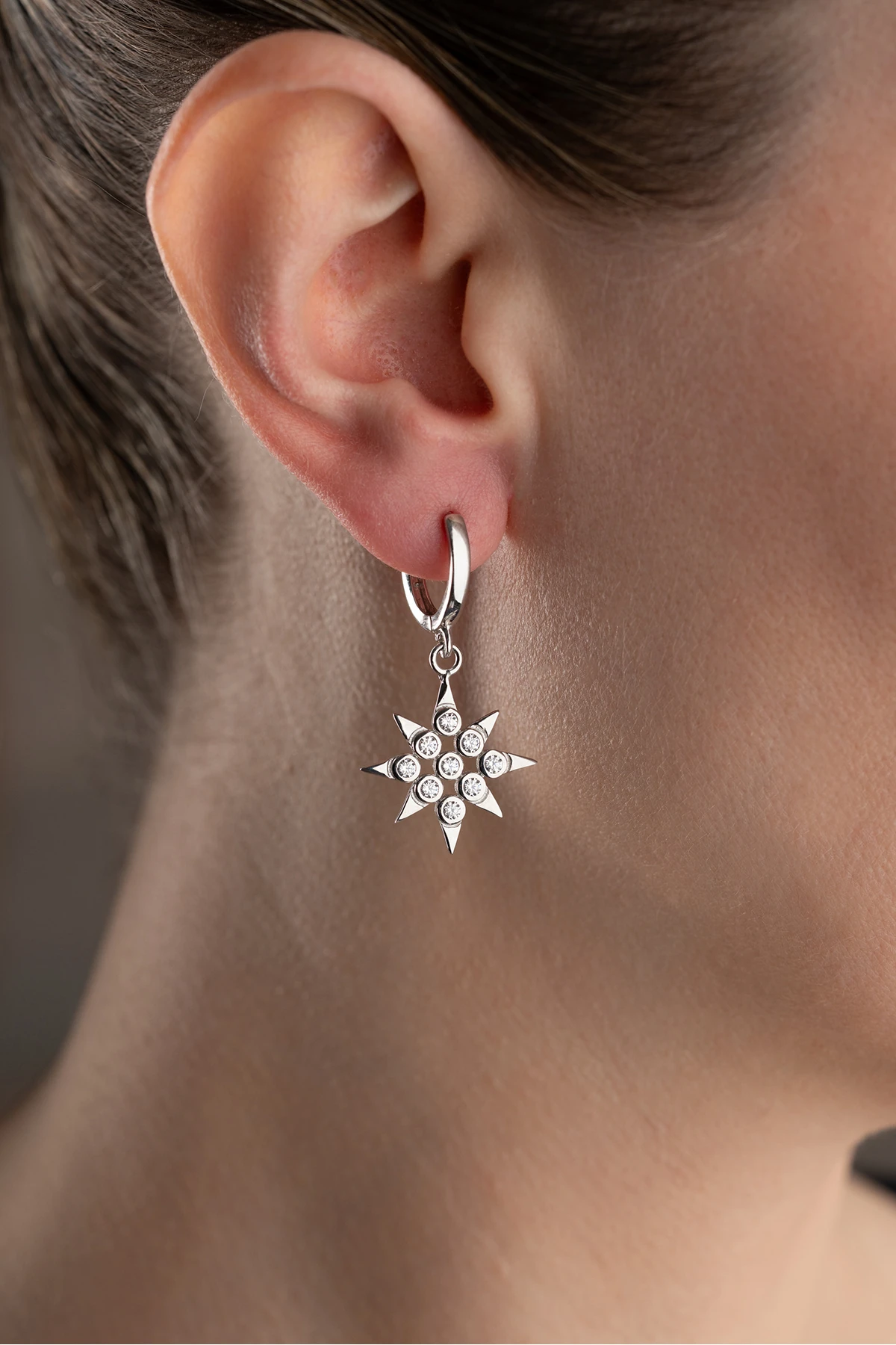 Gümüş Taşlı Yıldız Küpe