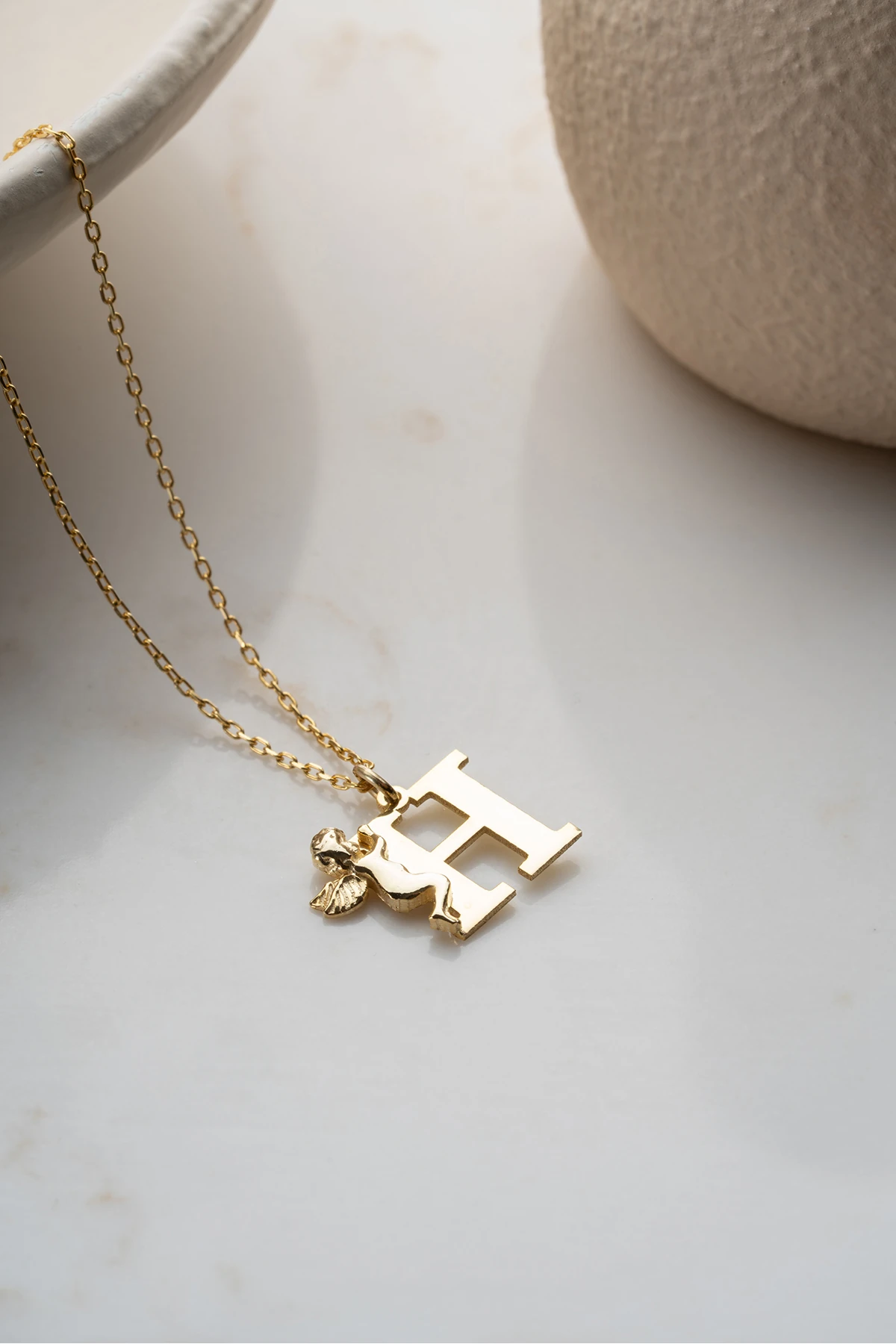 Gümüş Kişiye Özel Melekli Harf Kolye