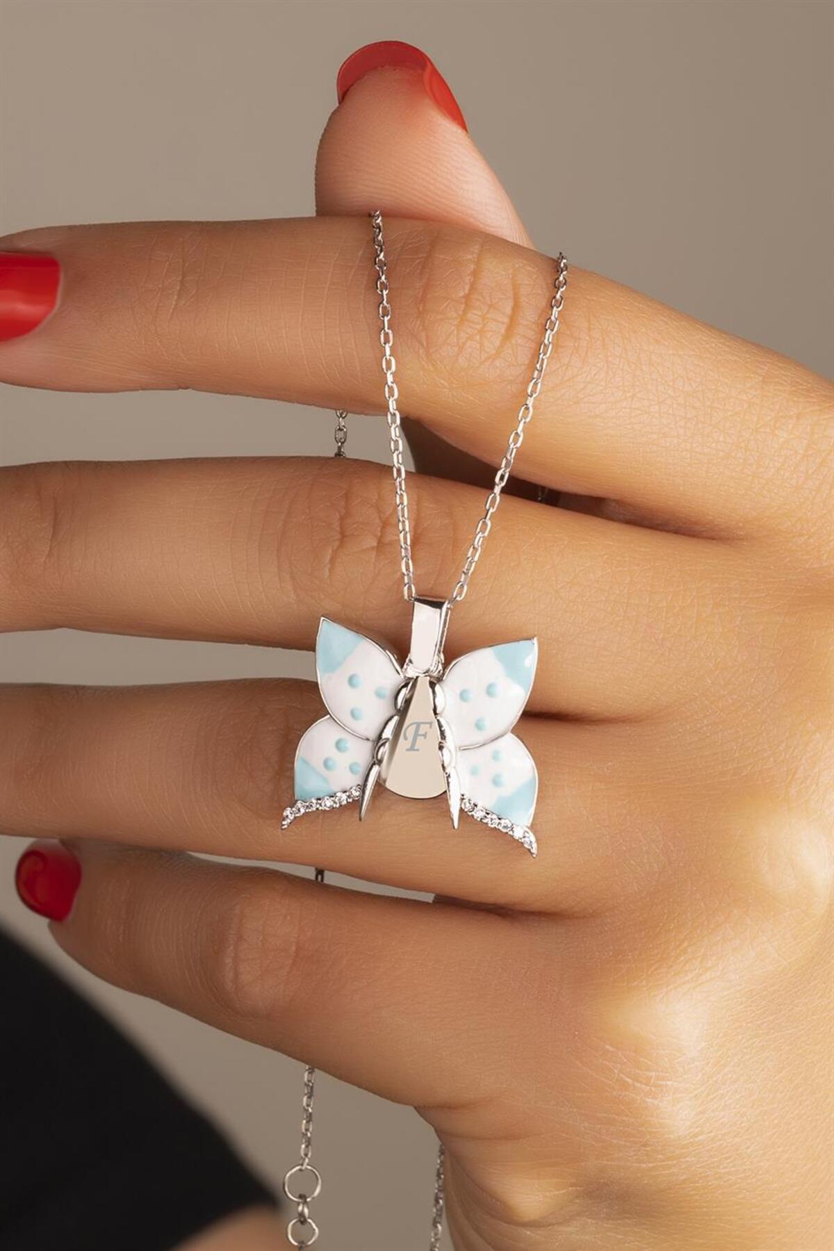 Kelebek Açılabilen Isimli Gümüş Kolye