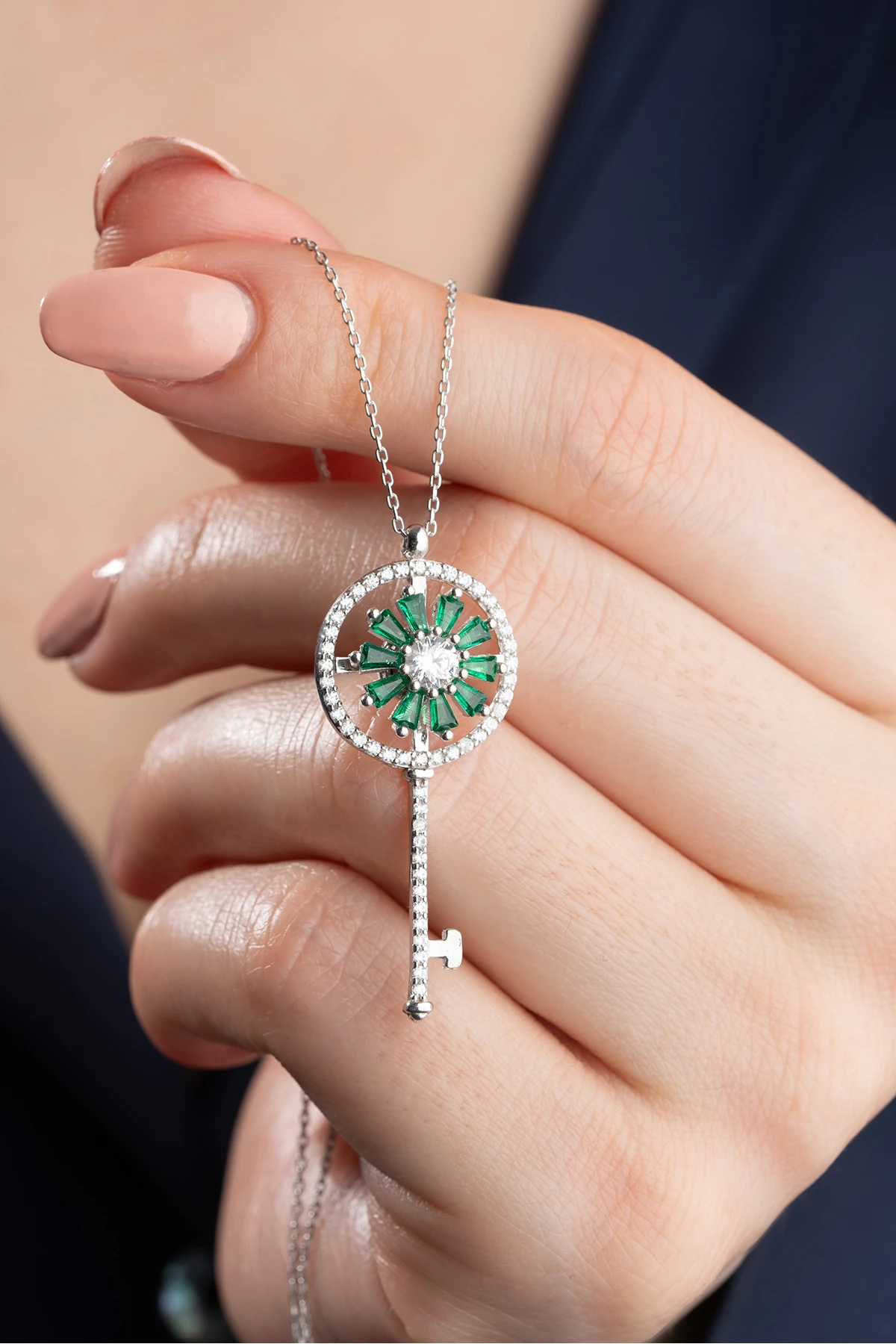 Gümüş Zirkon Taşlı Anahtar Kolye