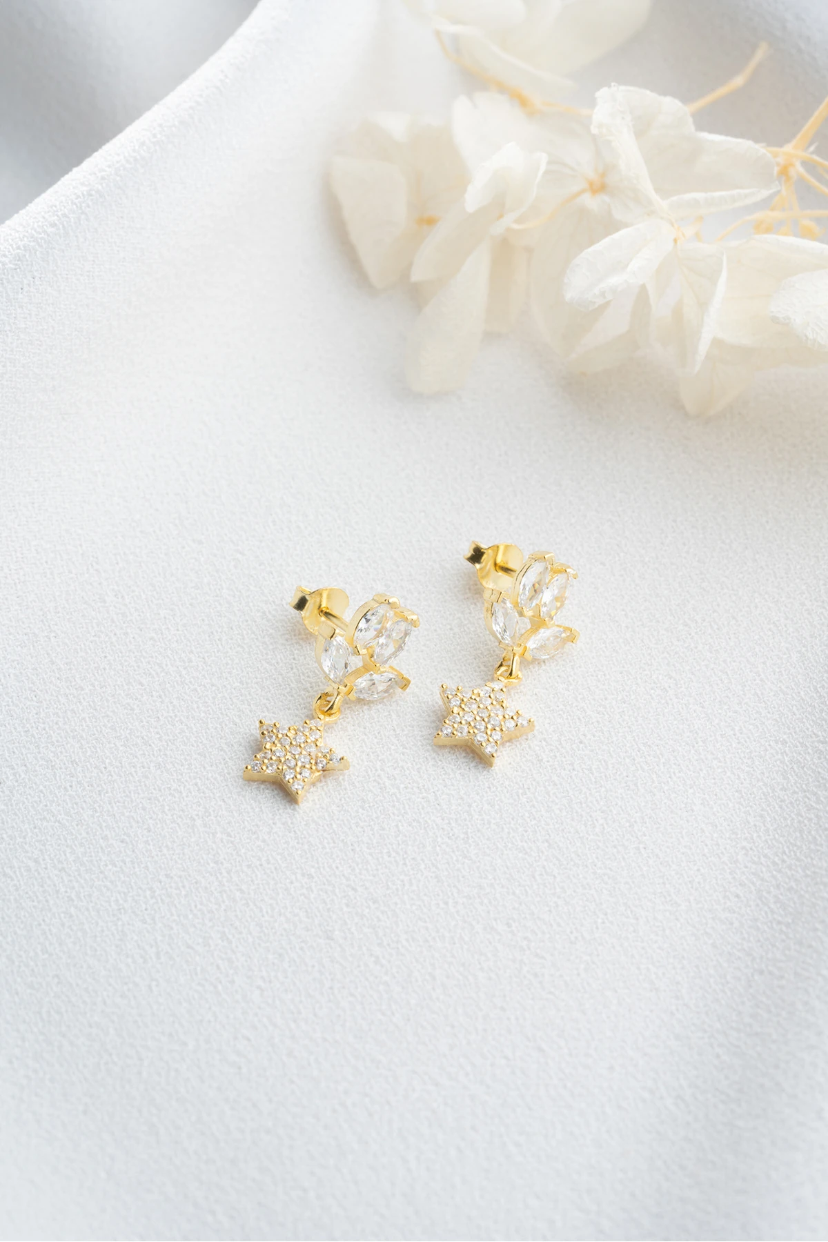 Gümüş Sallantılı Yıldız Küpe