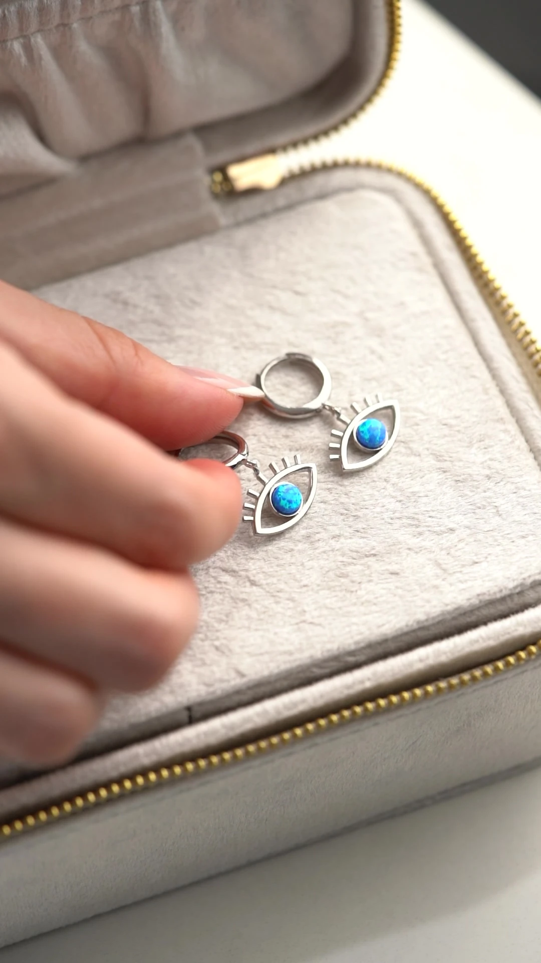 Gümüş Göz Opal Taşlı Küpe