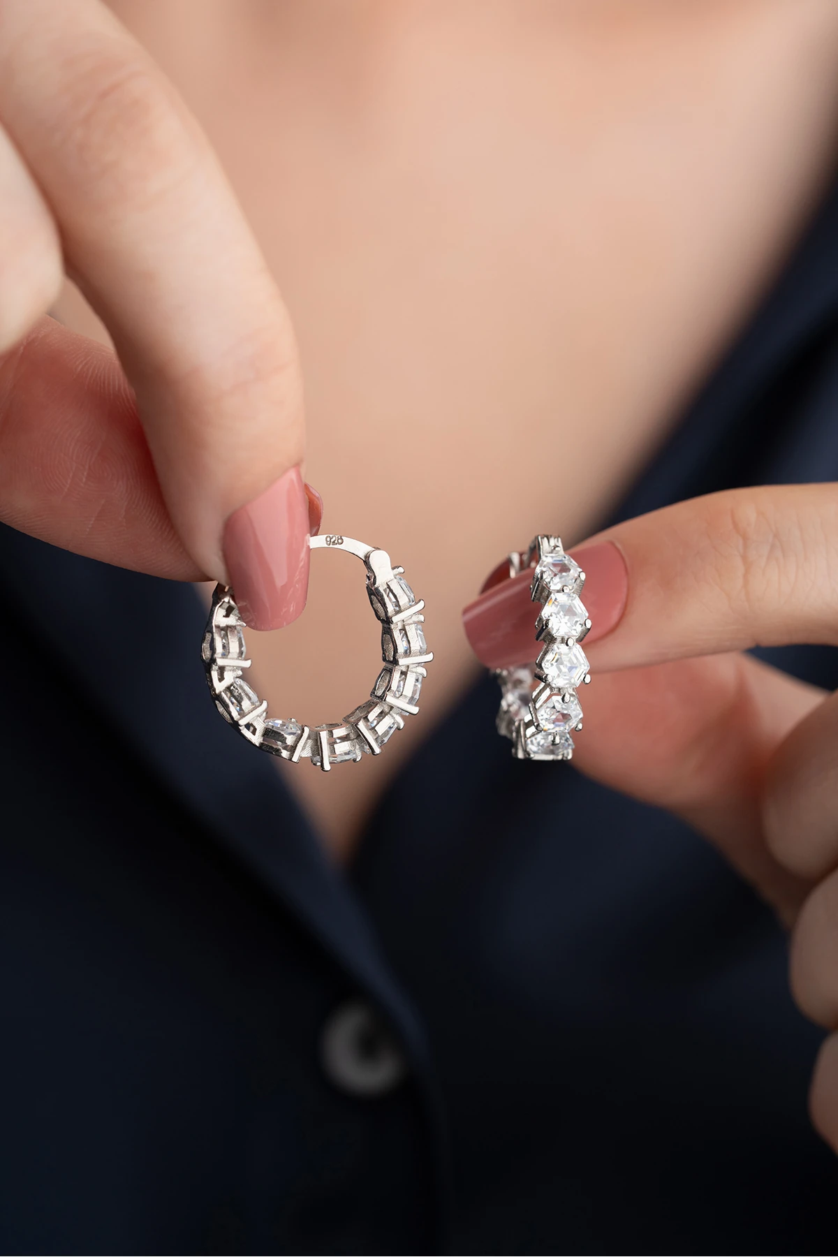 Gümüş Taşlı Halka Küpe