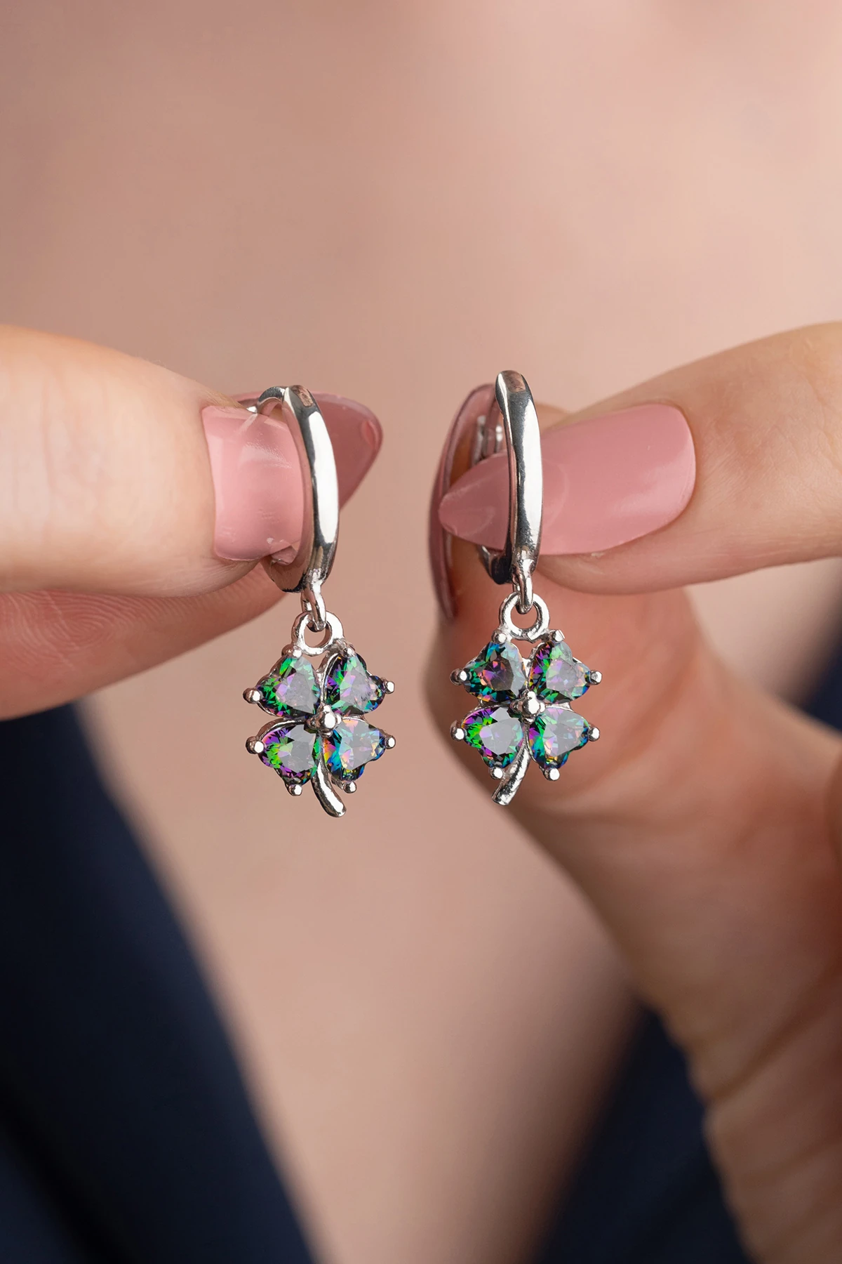 Gümüş Mistik topaz Yonca Küpe