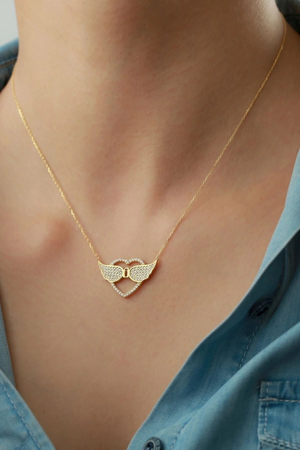 Gümüş Kanatlı Kalp Kolye