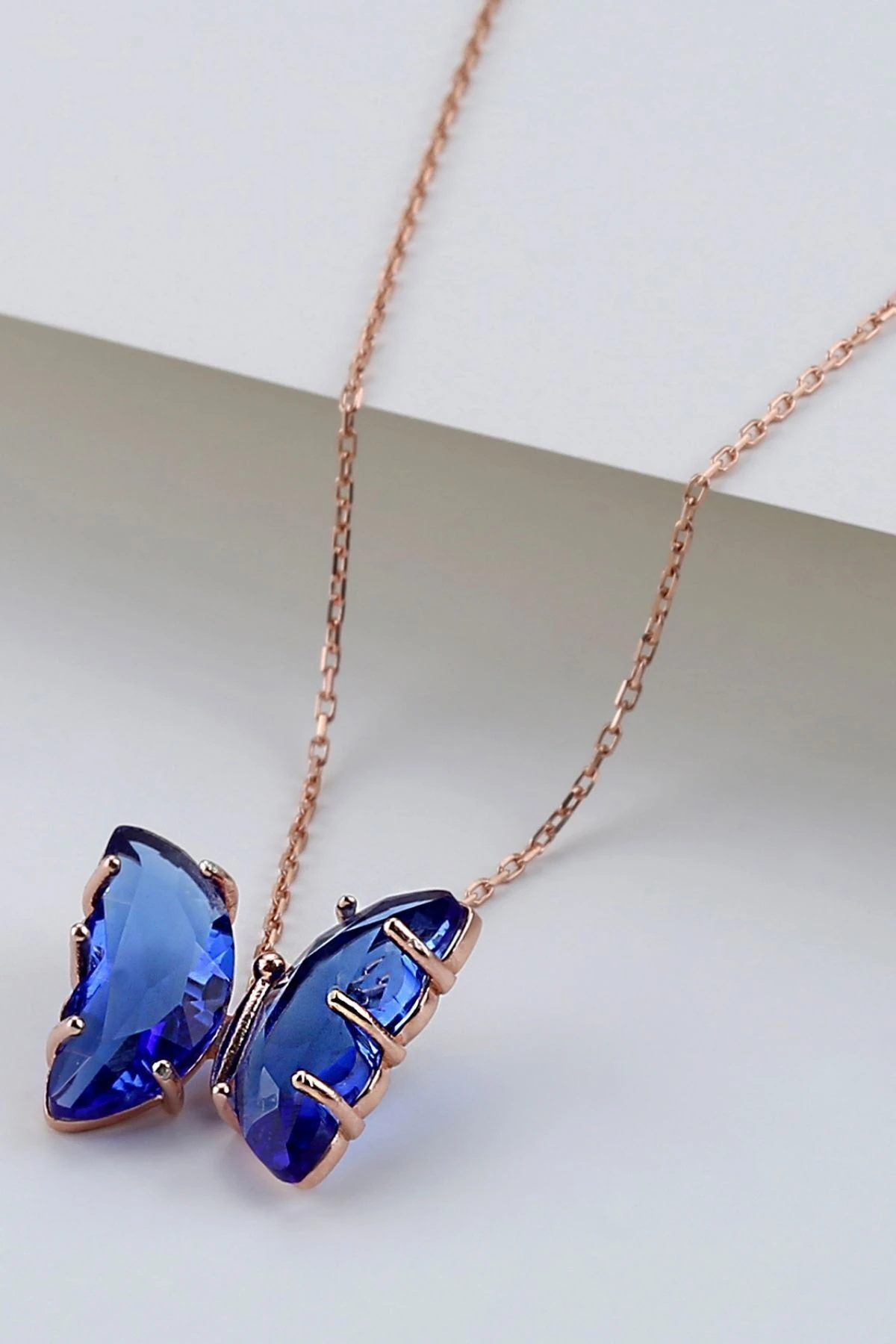 Gümüş Rose Lacivert Cam Kelebek Kolye