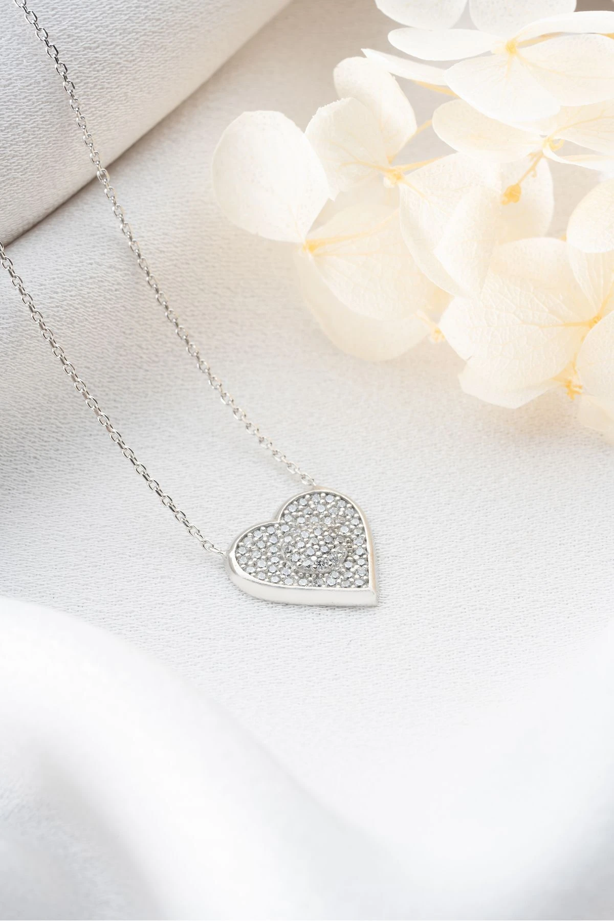 Gümüş Zirkon Taşlı Kalp Kolye