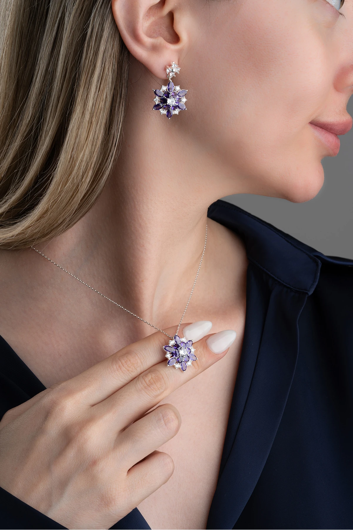 gümüş Işıklı Kutu Mor Oval Taşlı Takı (Kolye-Küpe) Seti