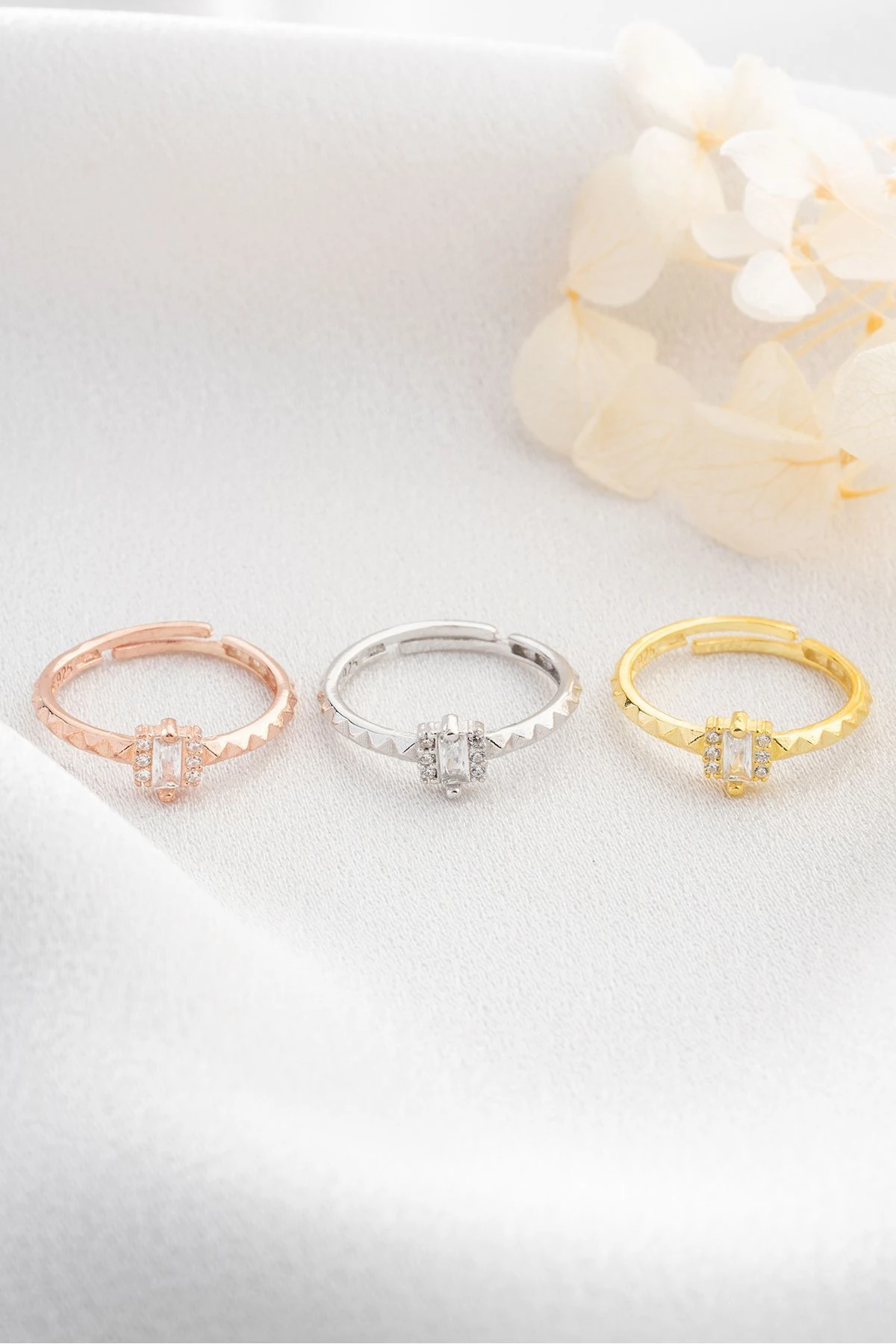 Gümüş Baget Zirkon Taşlı Yüzük