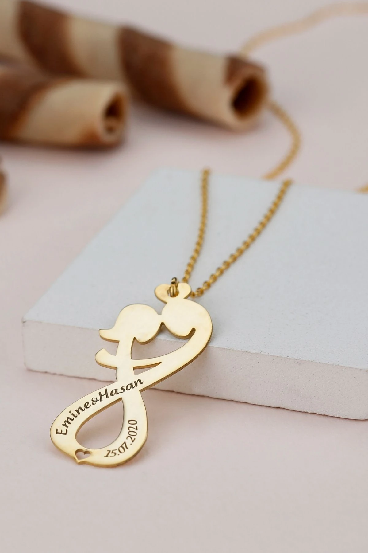 Gümüş Isimli Sonsuz Çift Kolye