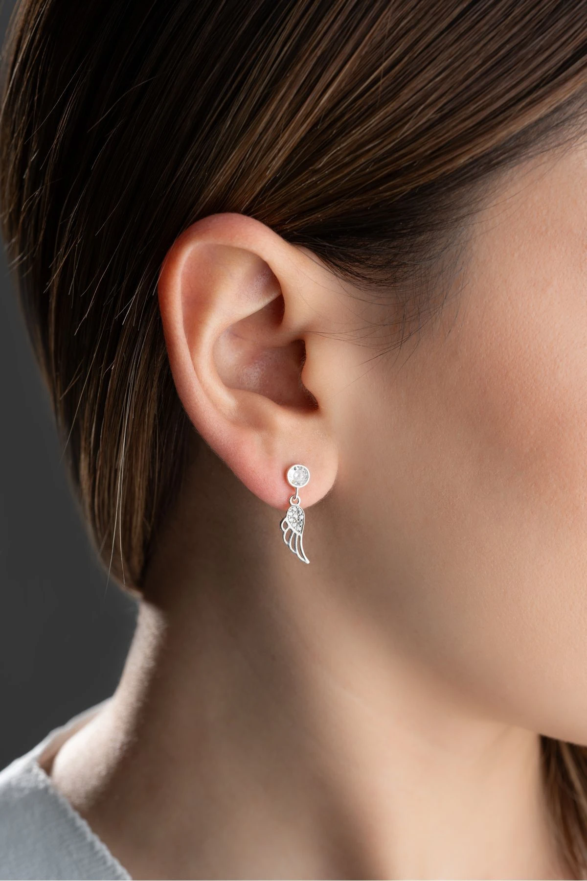 Gümüş Minik Kanat Çivili Küpe