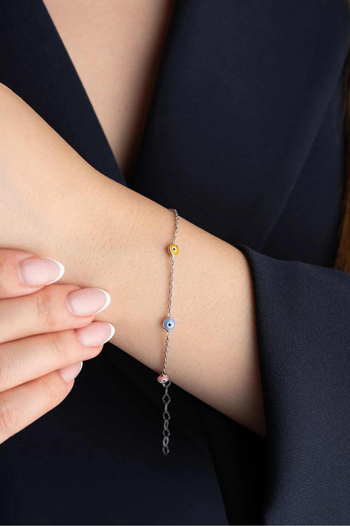 Gümüş Renkli Nazarlı Bileklik