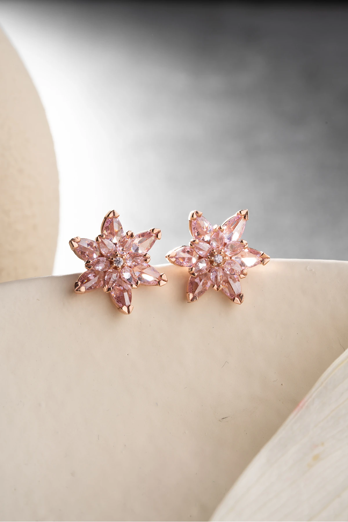 Gümüş Lotus Küpe