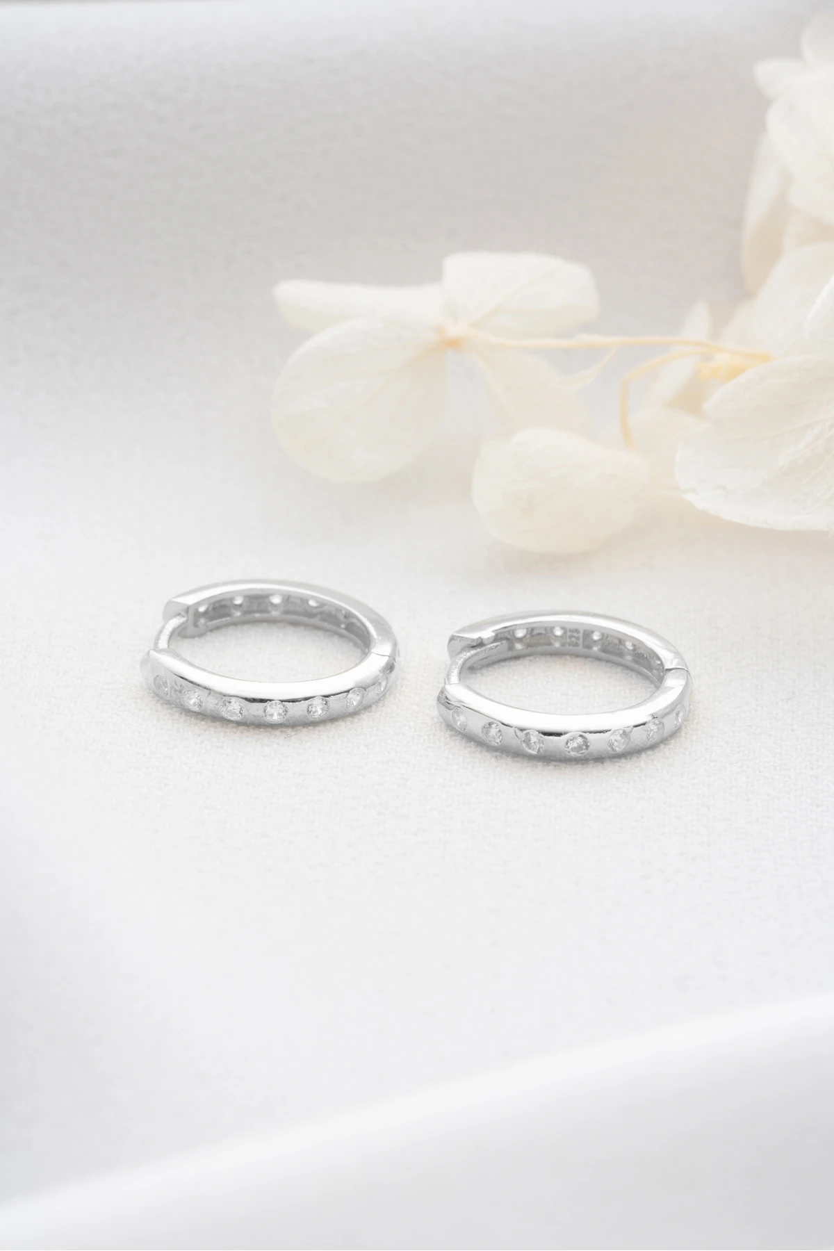 Gümüş Zirkon Taşlı Halka Küpe