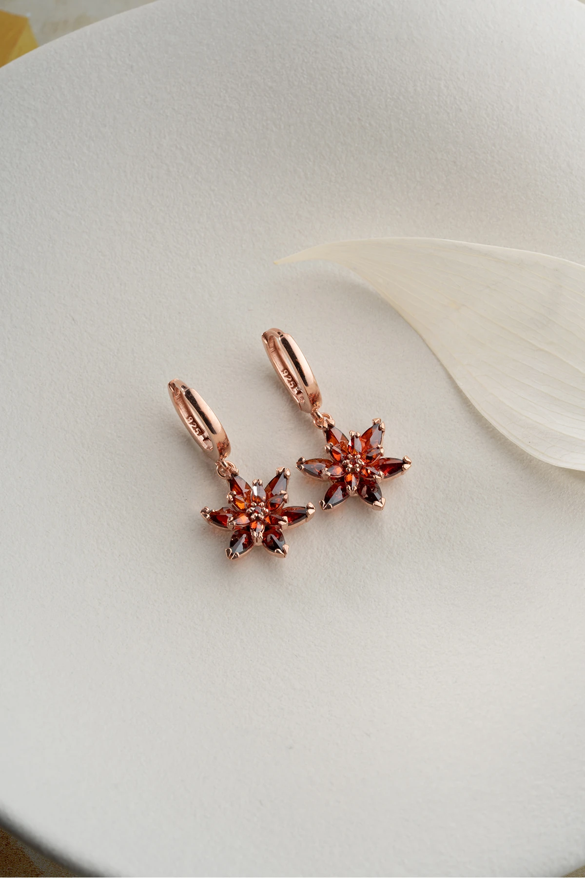 Gümüş Rose Garnet Taşlı Küpe