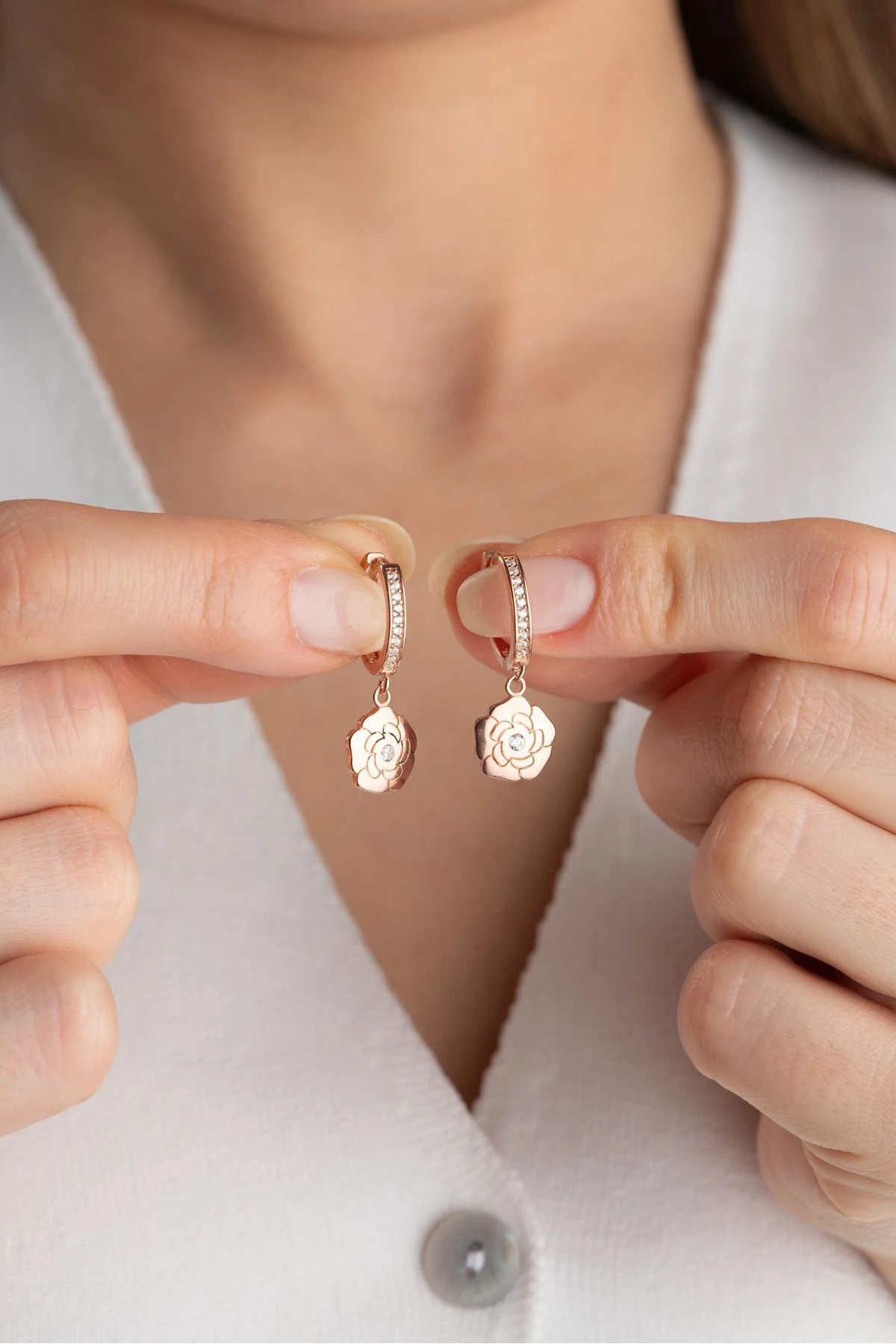 Gümüş Tektaşlı Çiçek Küpe