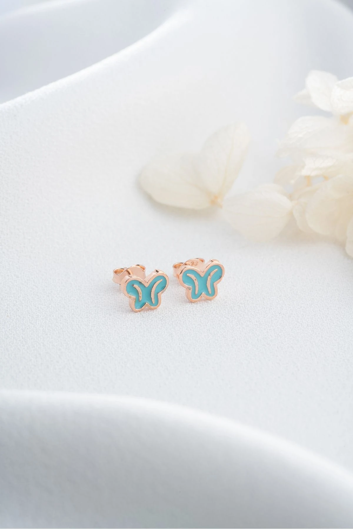 Gümüş Minik Kelebek Çivili Küpe