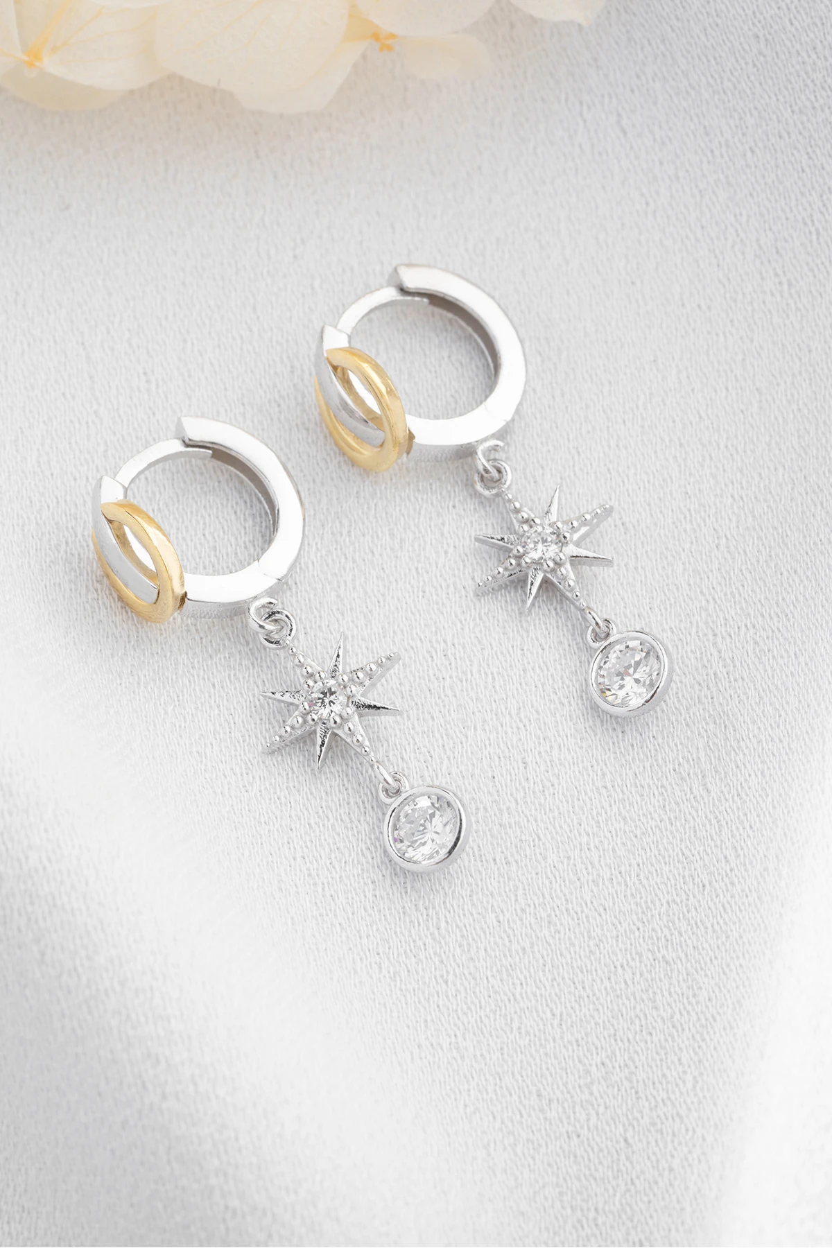 Gümüş Trend Yıldız Küpe