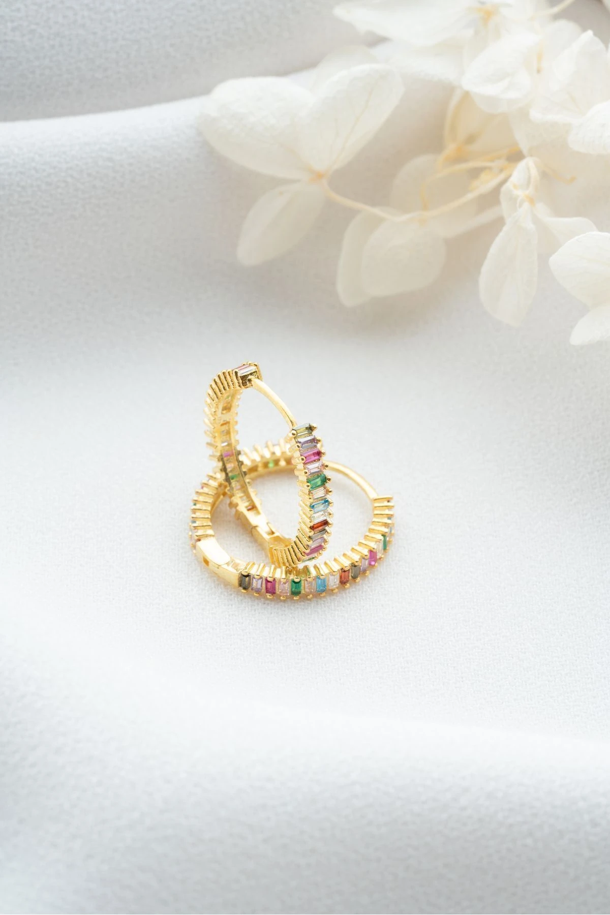 Gümüş Renkli Taşlı Küçük Boy Halka Küpe