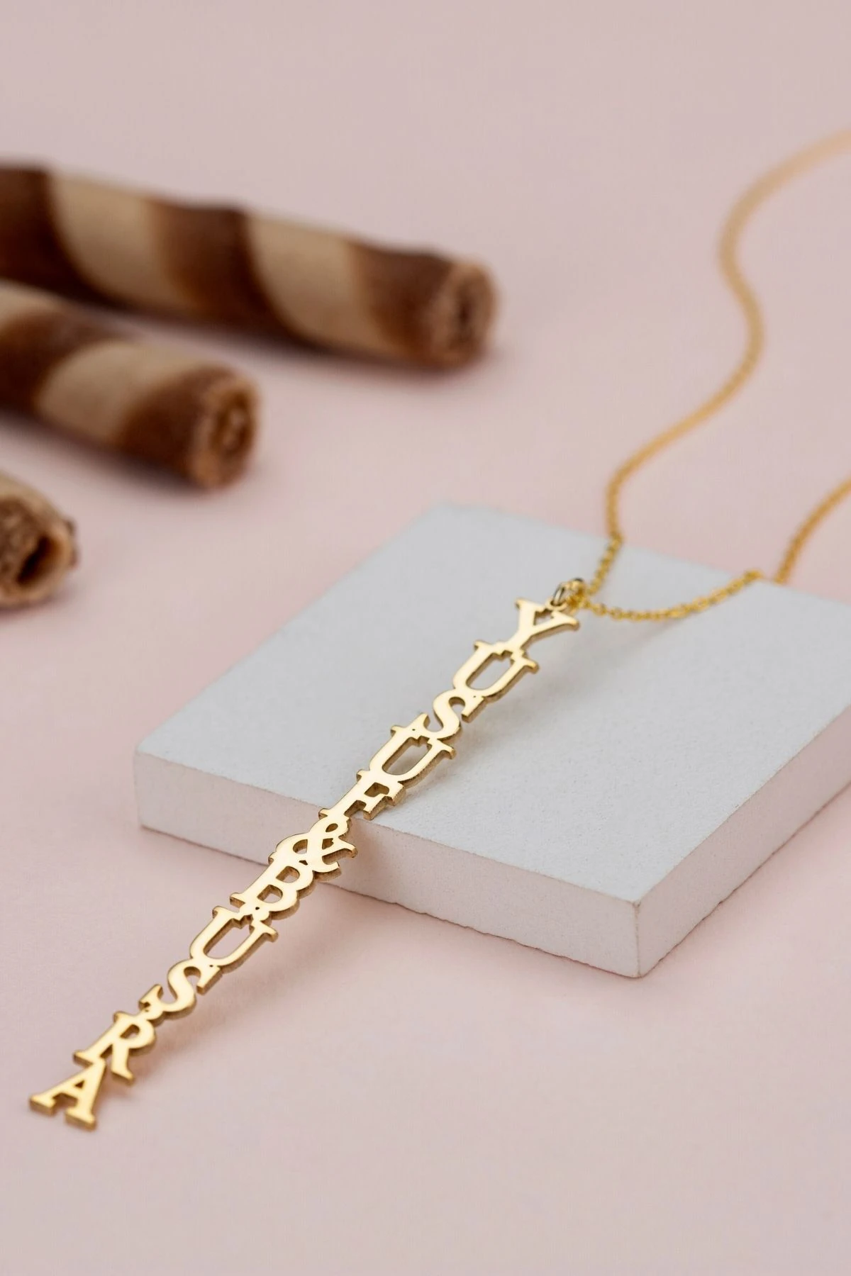 Gümüş Isimli Trend Kolye