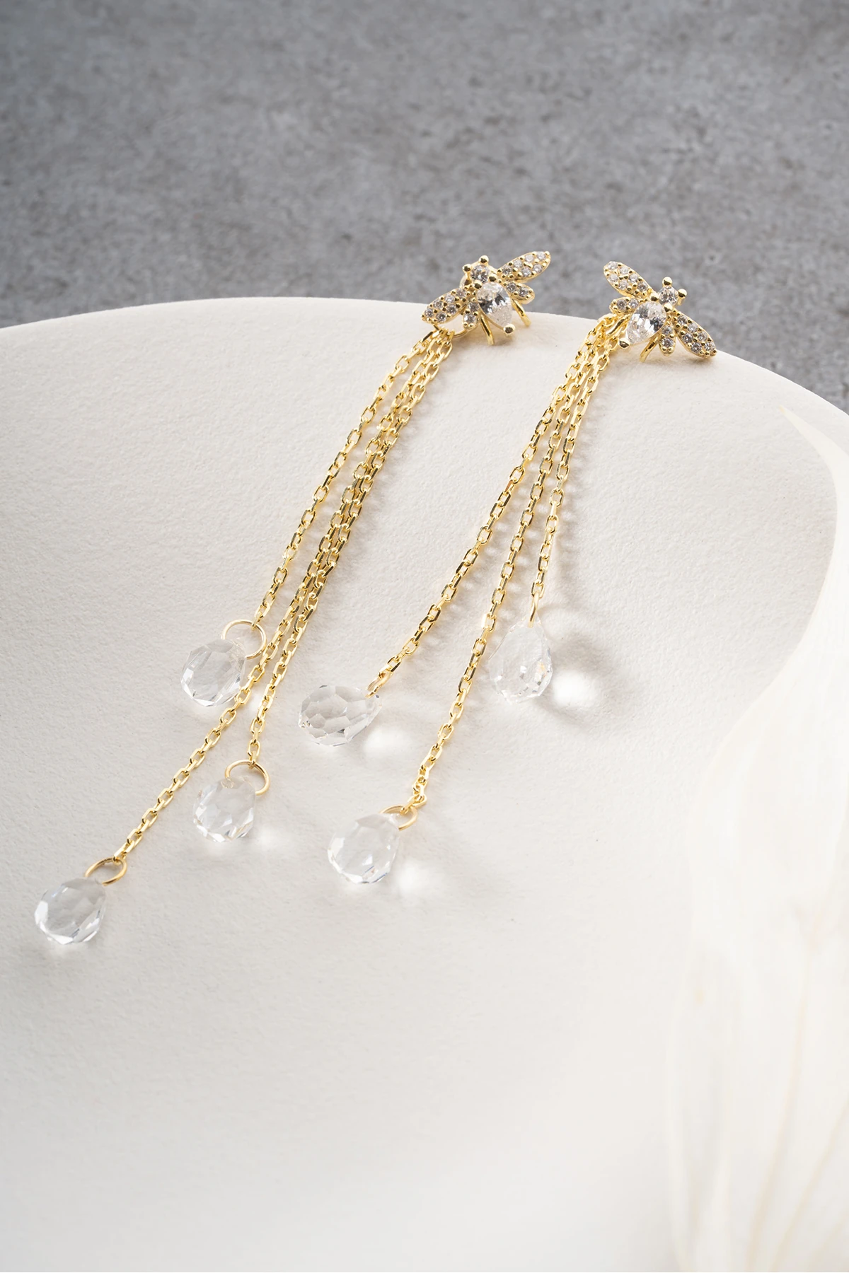 Gümüş Sallantılı Taşlı Arı Küpe