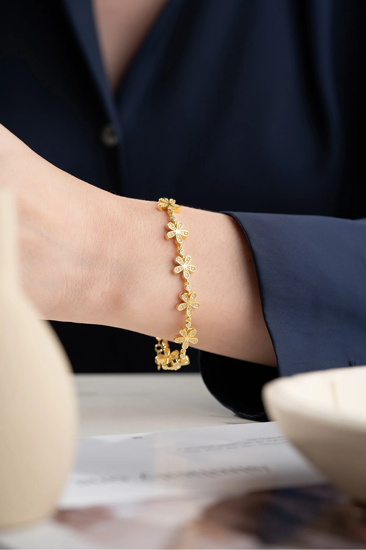 Gümüş Zirkon Taşlı Papatya Bileklik