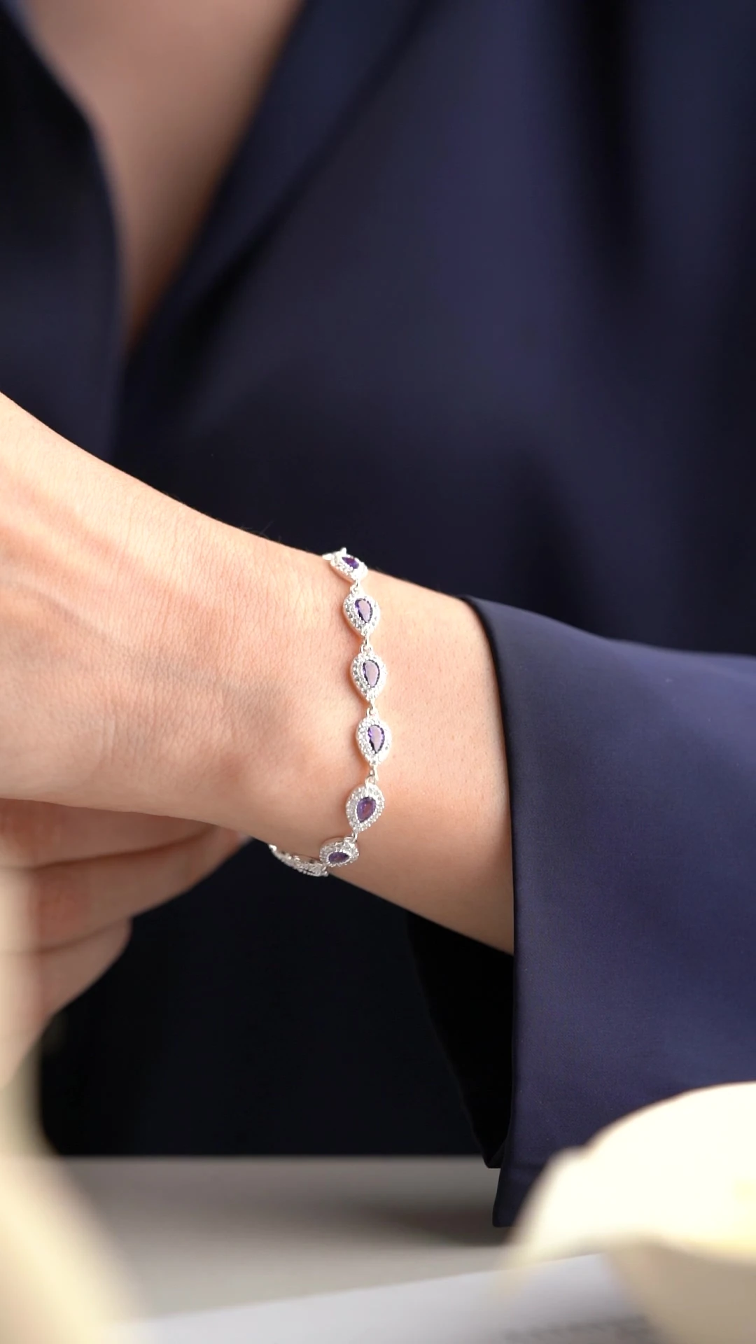 Gümüş Su Yolu Damla Ametist Taşlı Bileklik