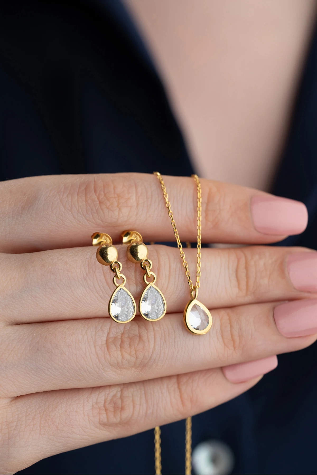 Gümüş Işıklı Kutuda Taşlı Damla Takı Seti