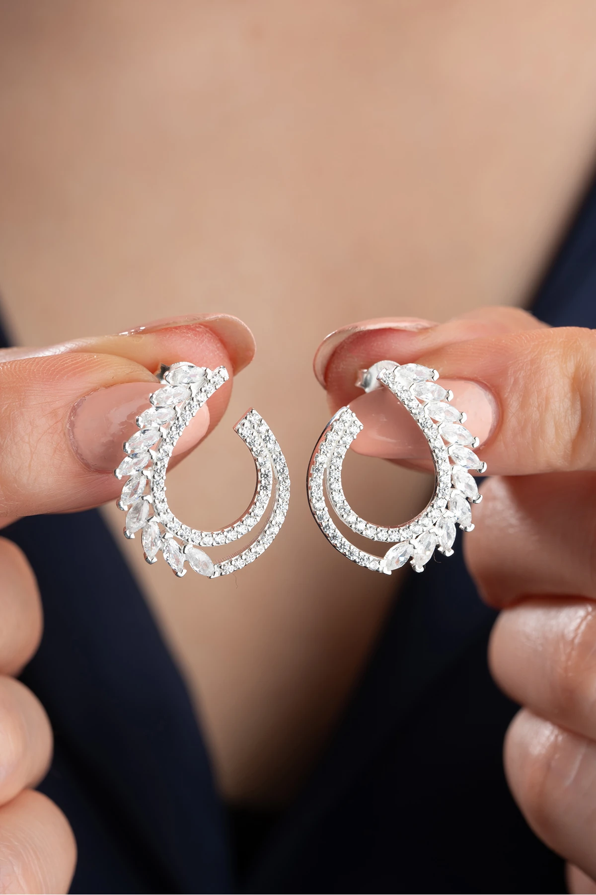 Gümüş Baget Taşlı Trend Küpe