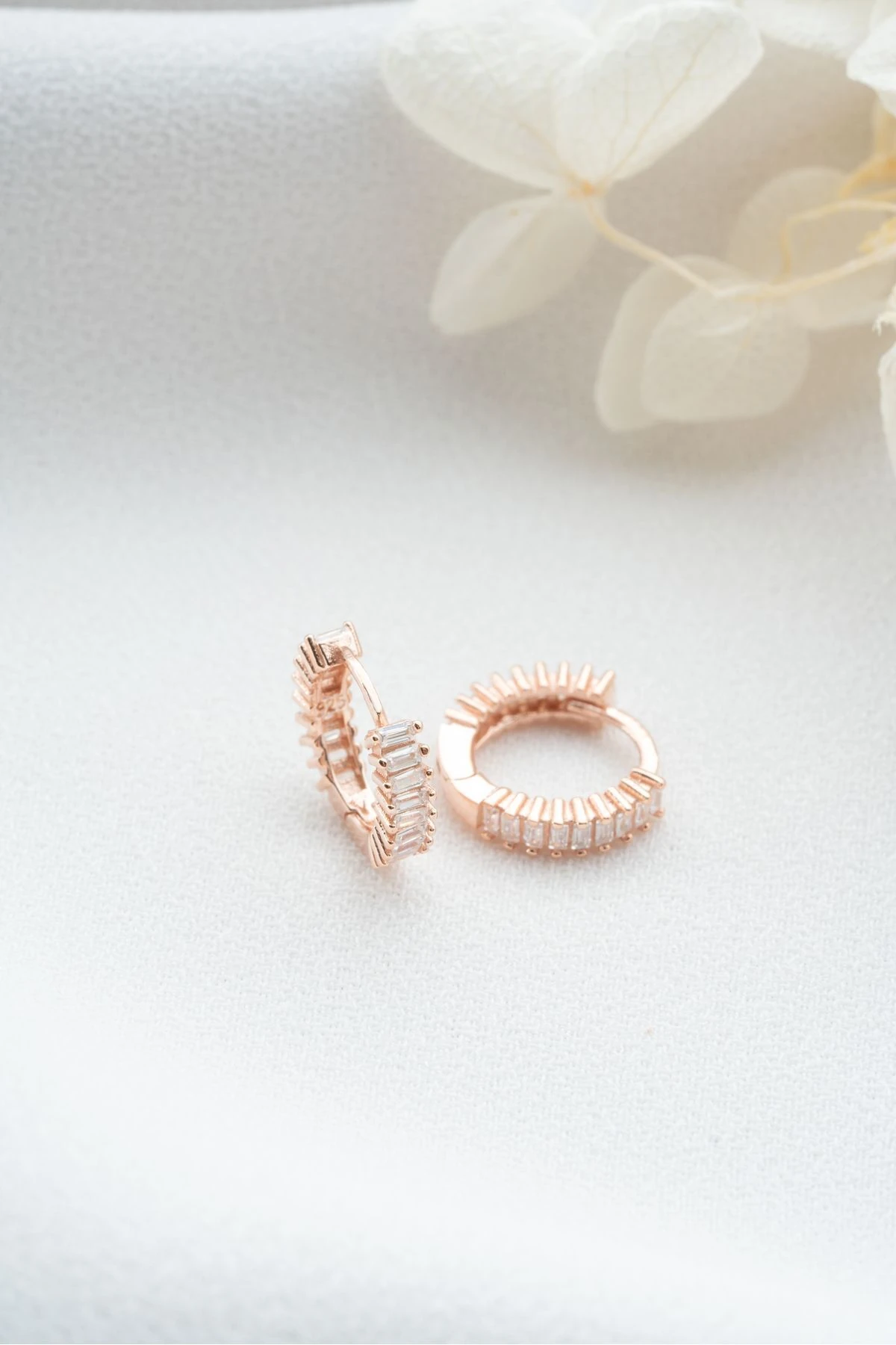 Gümüş Küçük Boy Baget Taşlı Halka Küpe