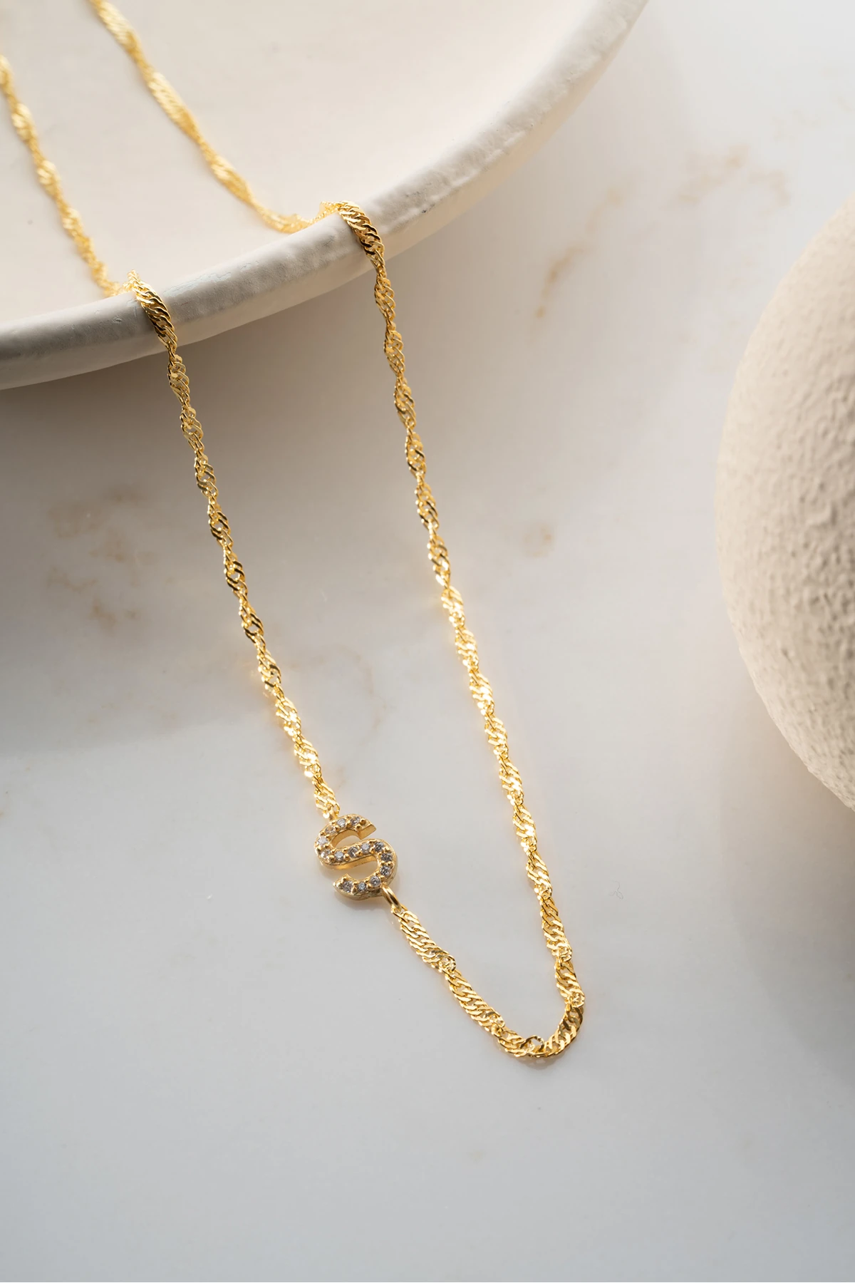 Gümüş Işıklı Kutuda Singapur Zincir Harf Kolye