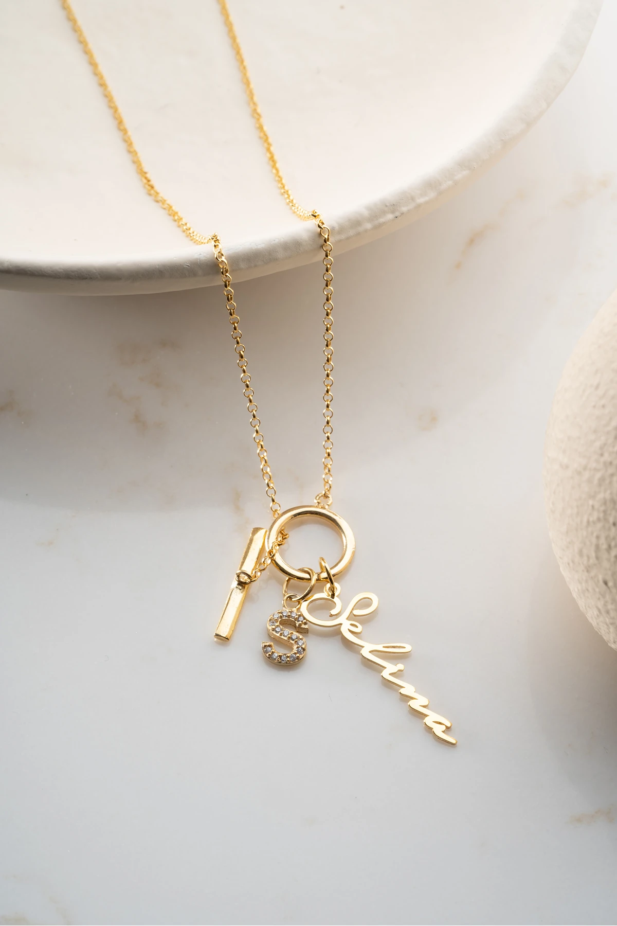 Gümüş Kişiye Özel Harf Detay İsimli Kolye