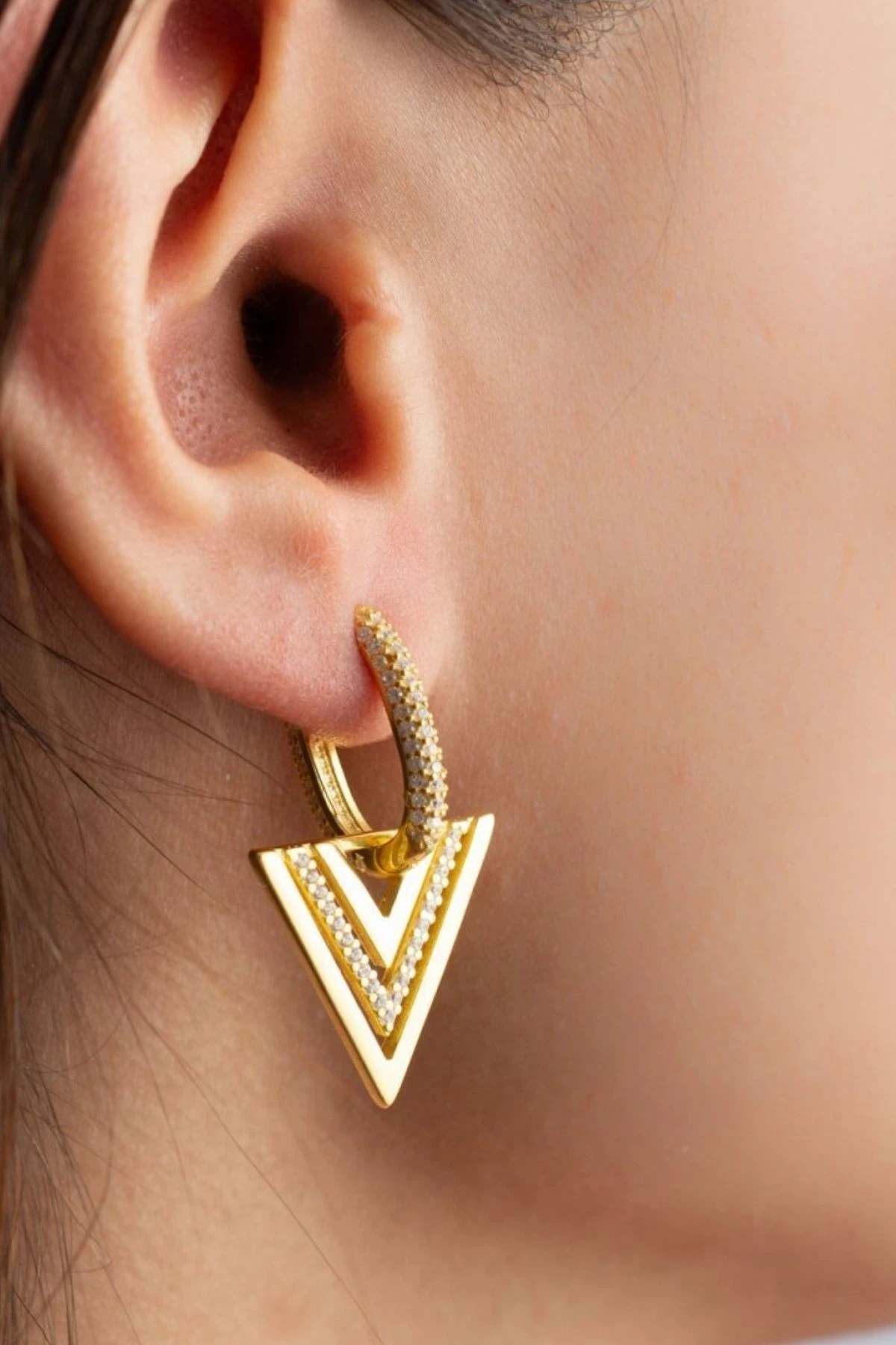 Gümüş Elegant Üçgen Küpe