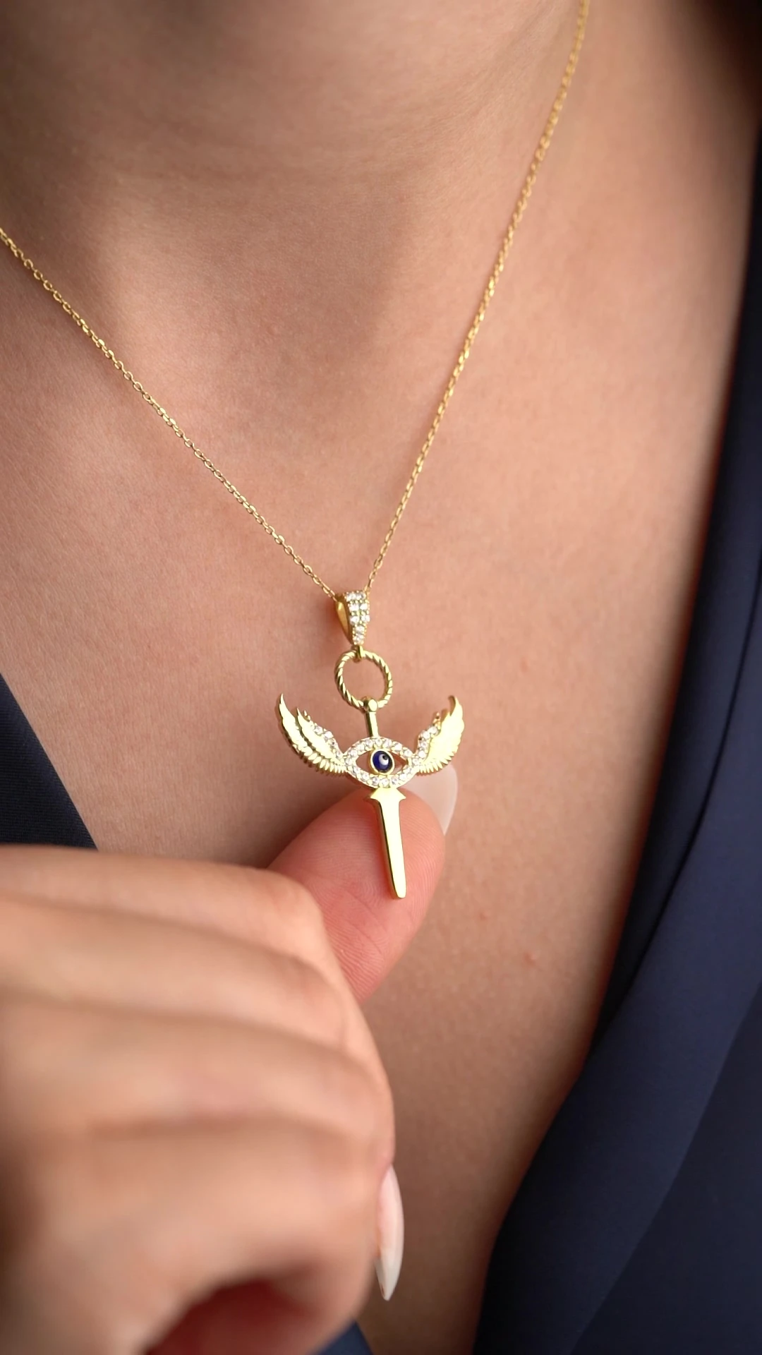 Gümüş Kanatlı Göz Kılıç Kolye