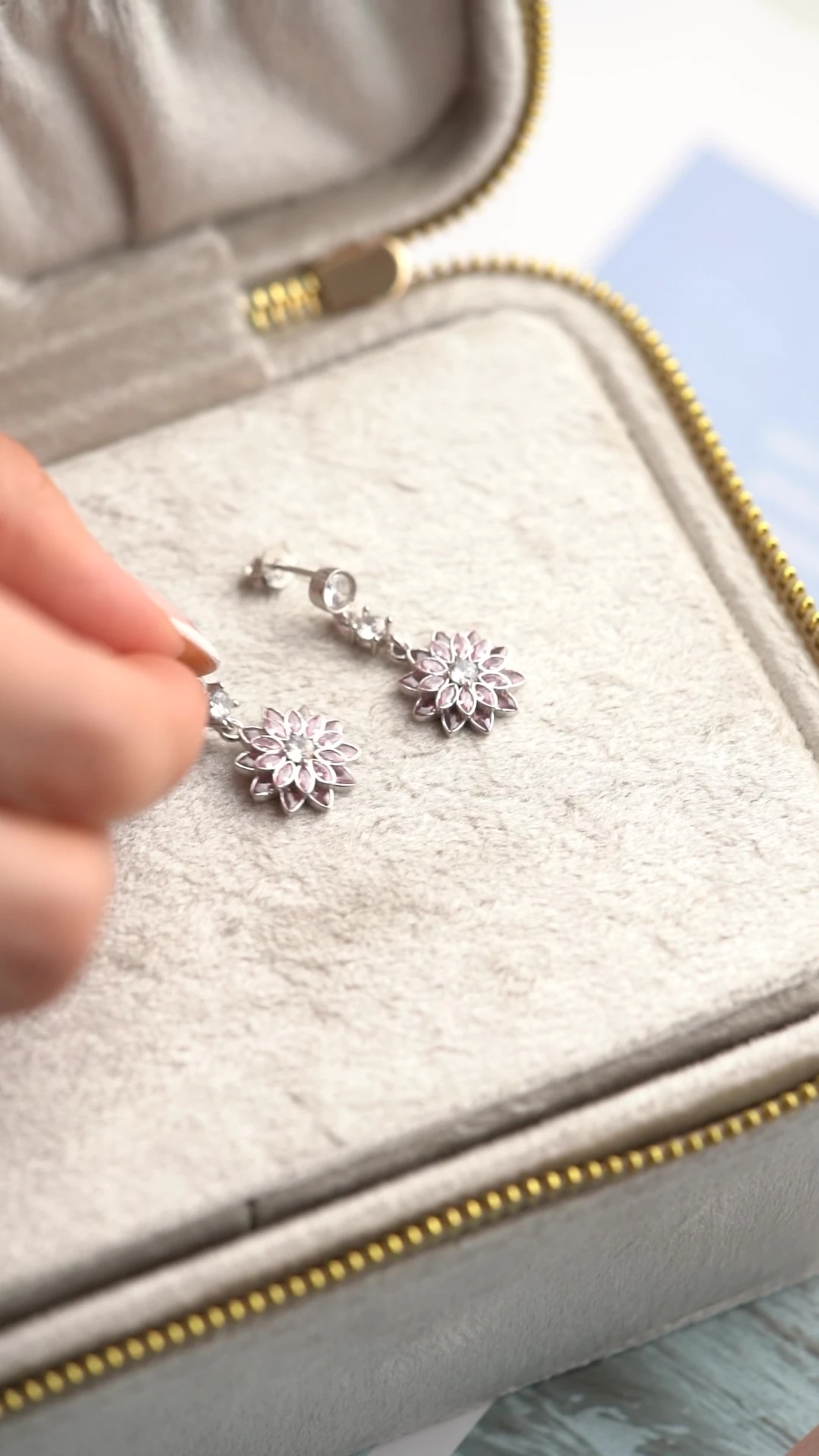 Gümüş Pembe Tektaşlı Lotus Küpe