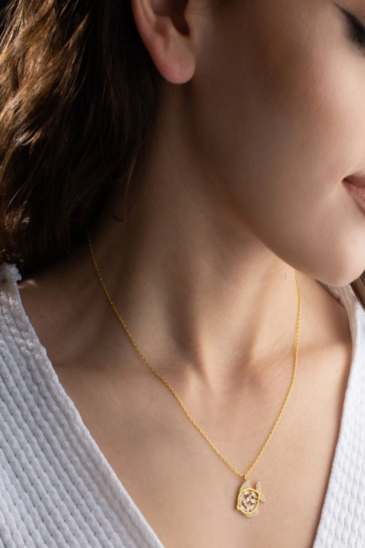 Gümüş Baget Taşlı Balık Kolye