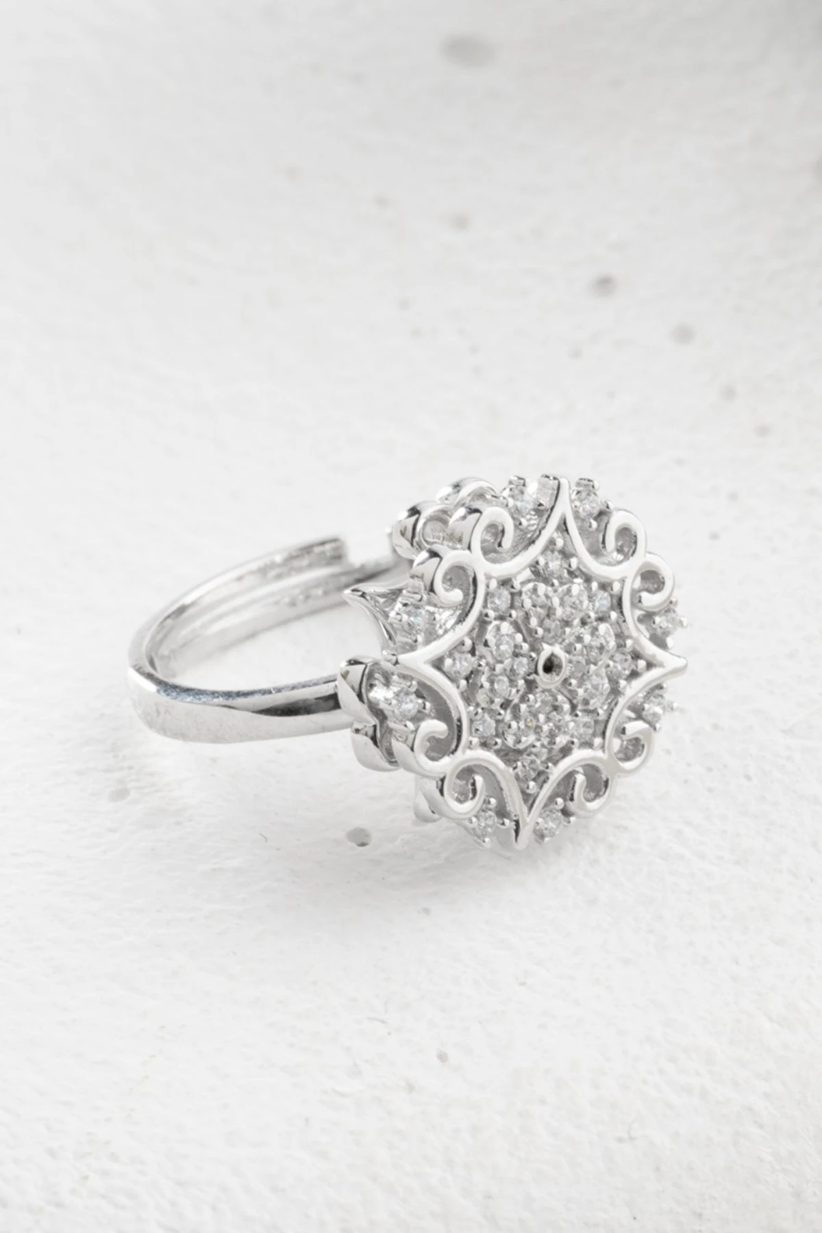 Dönen Çiçek Gümüş Yüzük