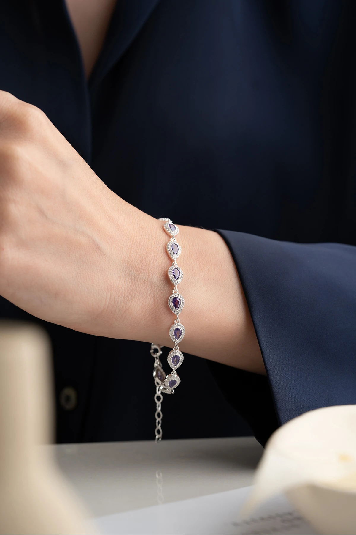 Gümüş Su Yolu Damla Ametist Taşlı Bileklik