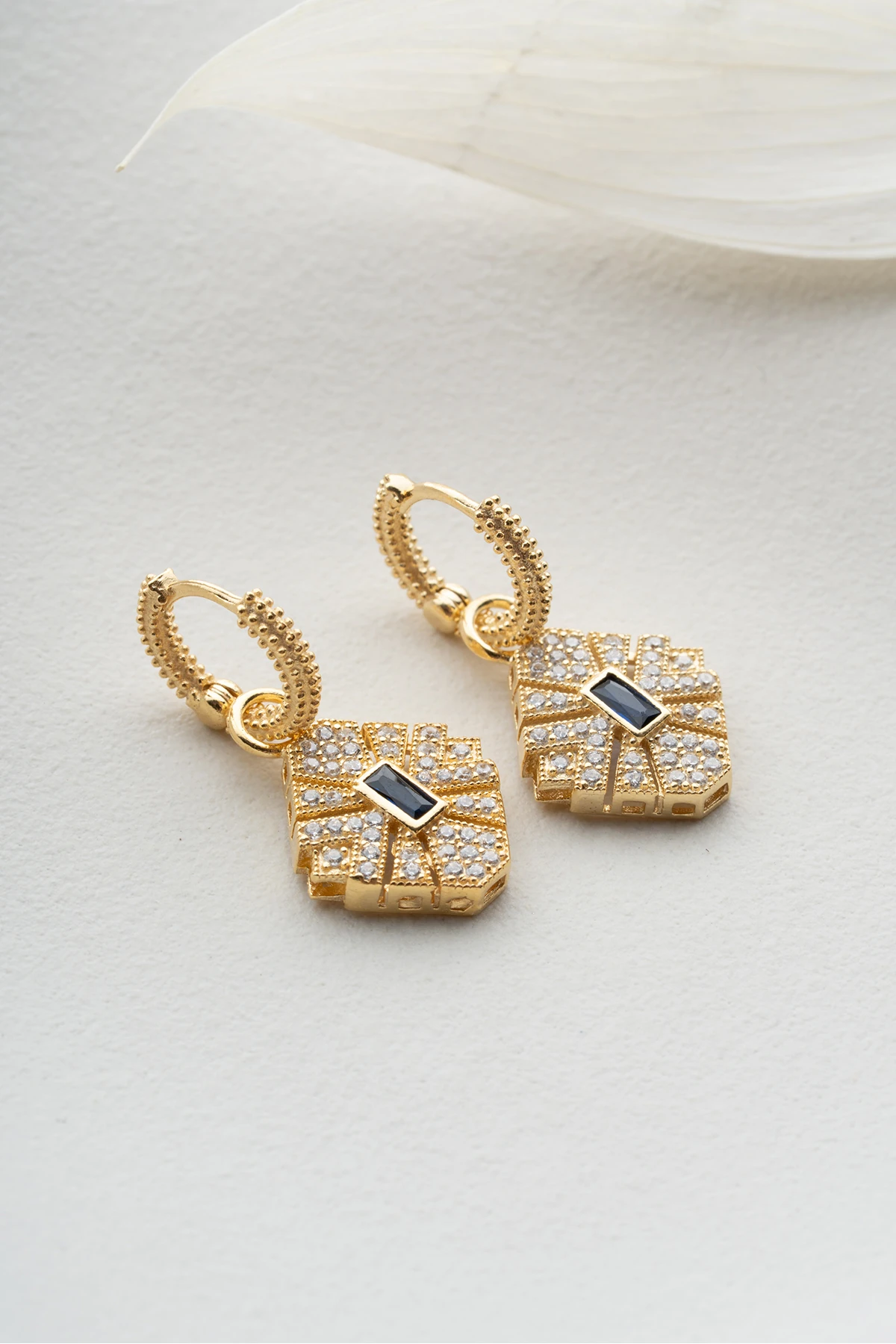 Gümüş Zirkon Taşlı Kadın Küpe