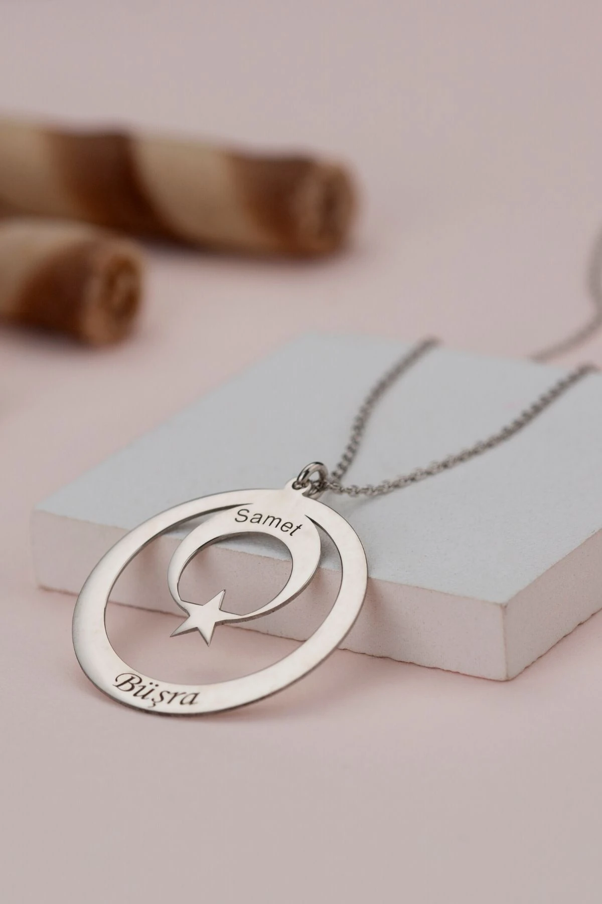 Gümüş Isimli Ayyıldız Kolye