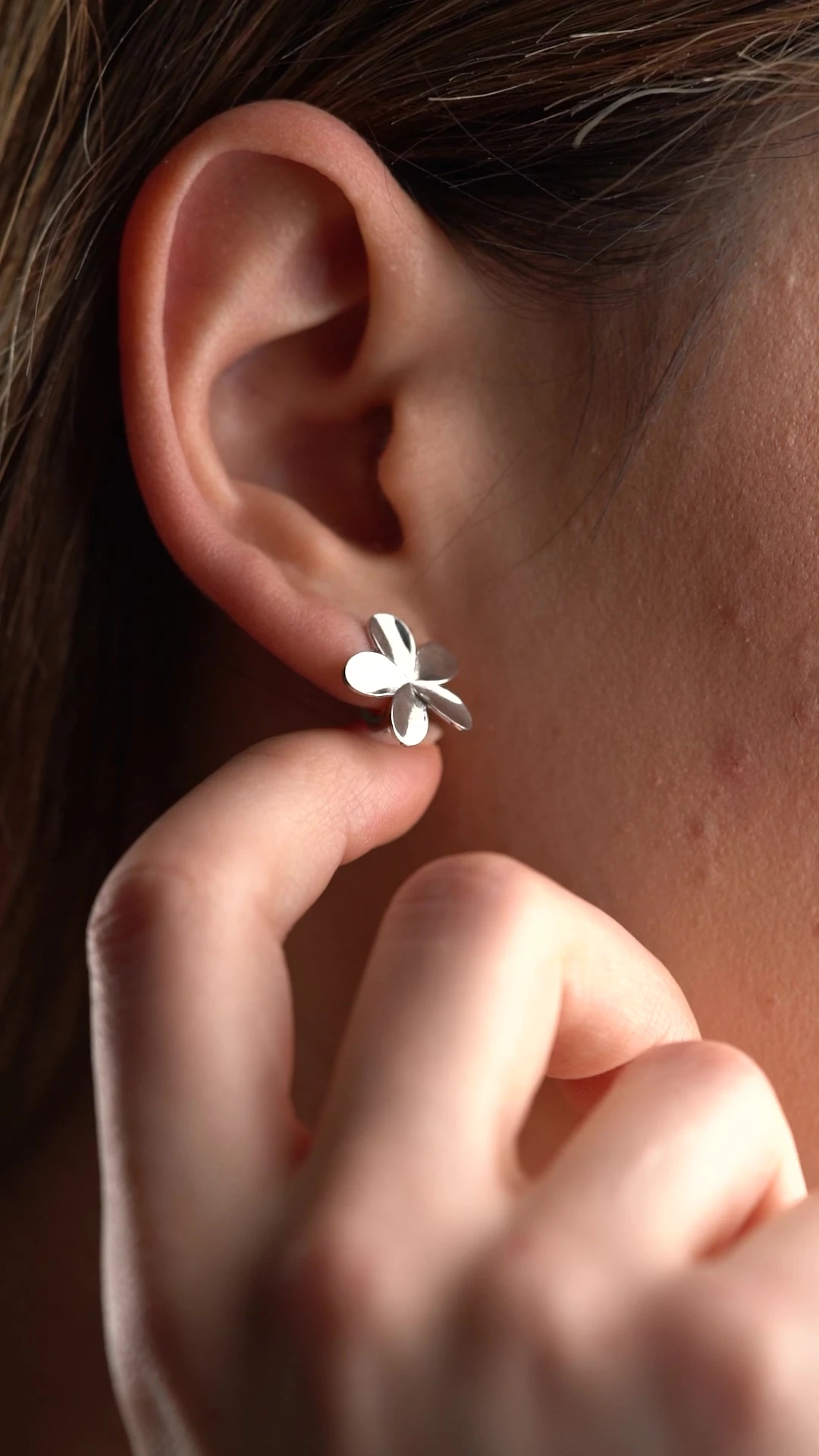 Gümüş Çiçek Küpe