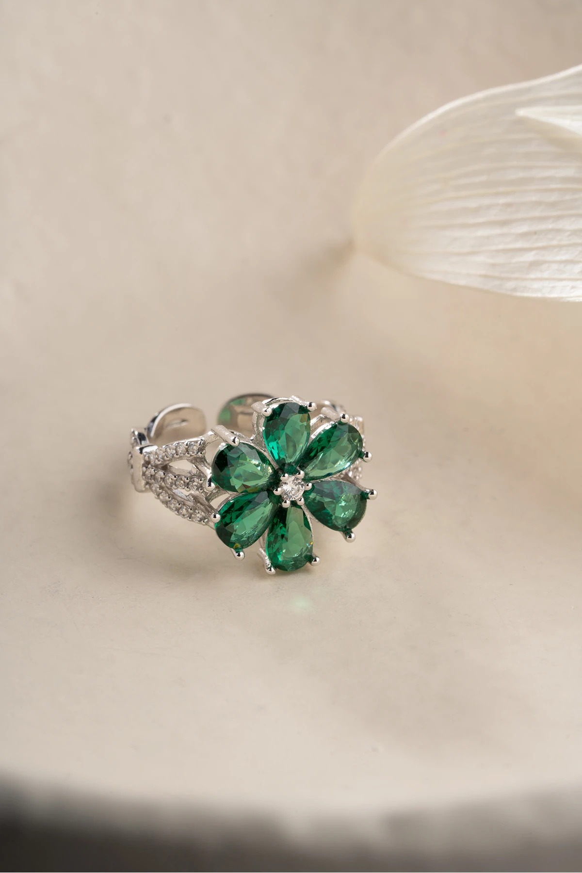 Gümüş Zümrüt Yeşil Lotus Yüzük