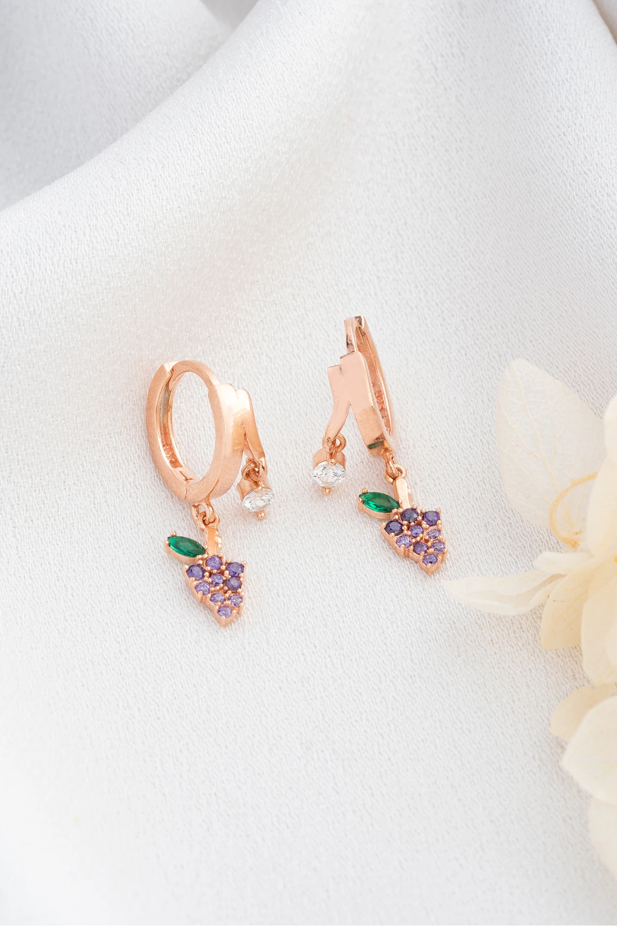 Gümüş Çiftli Üzüm Küpe