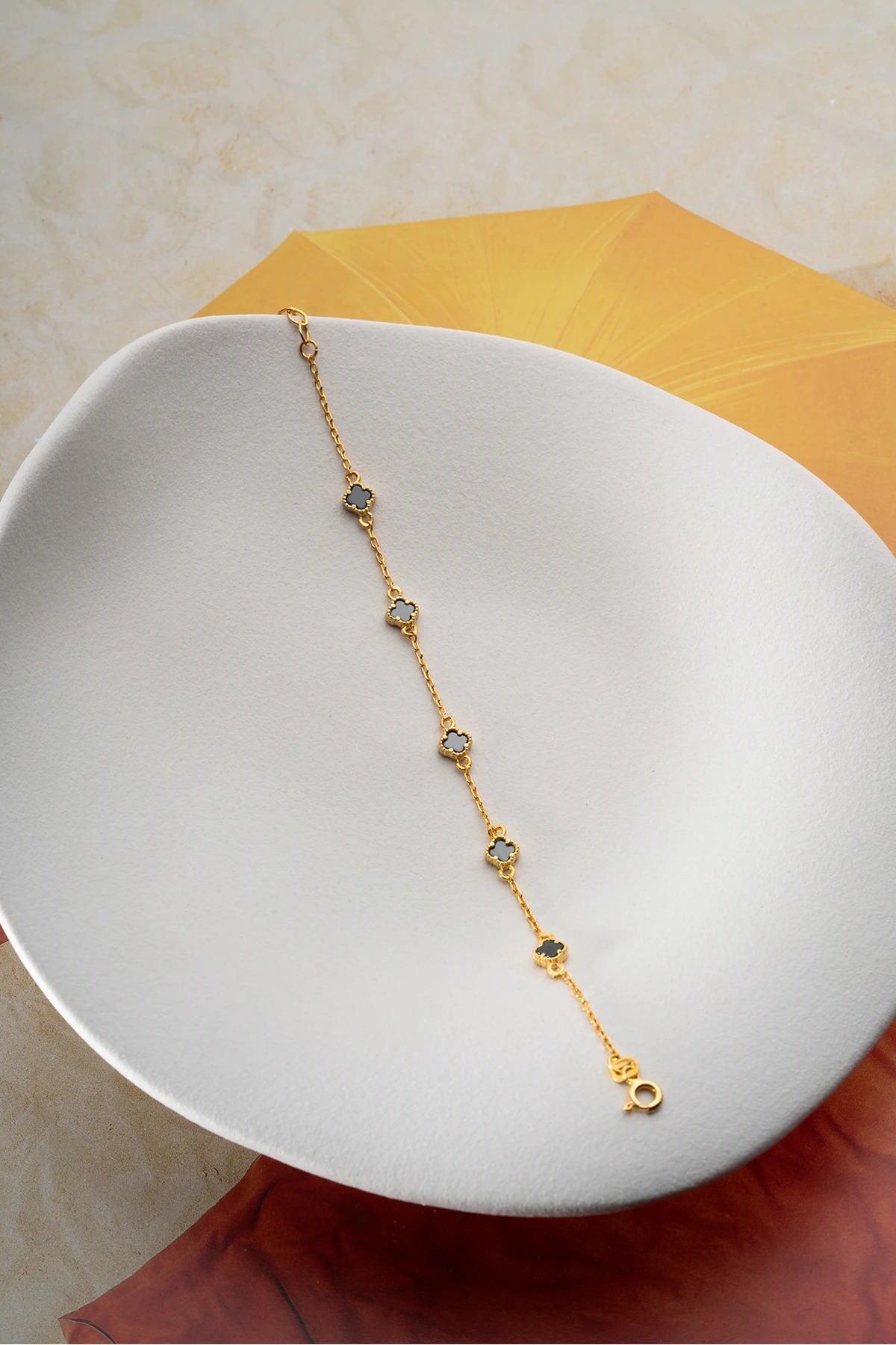 Gümüş Siyah Taşlı Yonca Bileklik